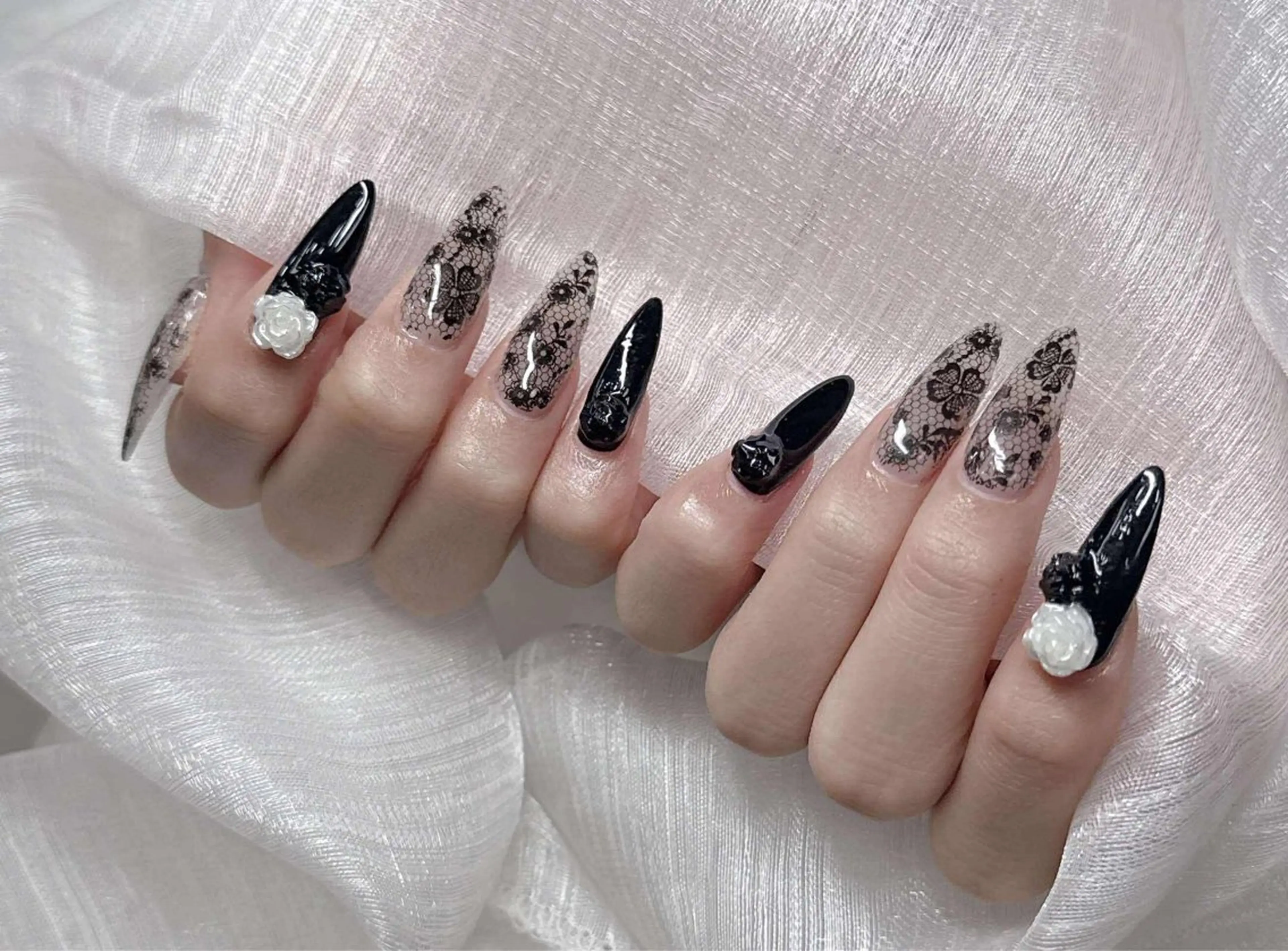 ネイル 長さ出し グラデーション 卒業式 キラキラネイル マグネットネイル ハンドネイル Lee Nailsのネイルデザイン