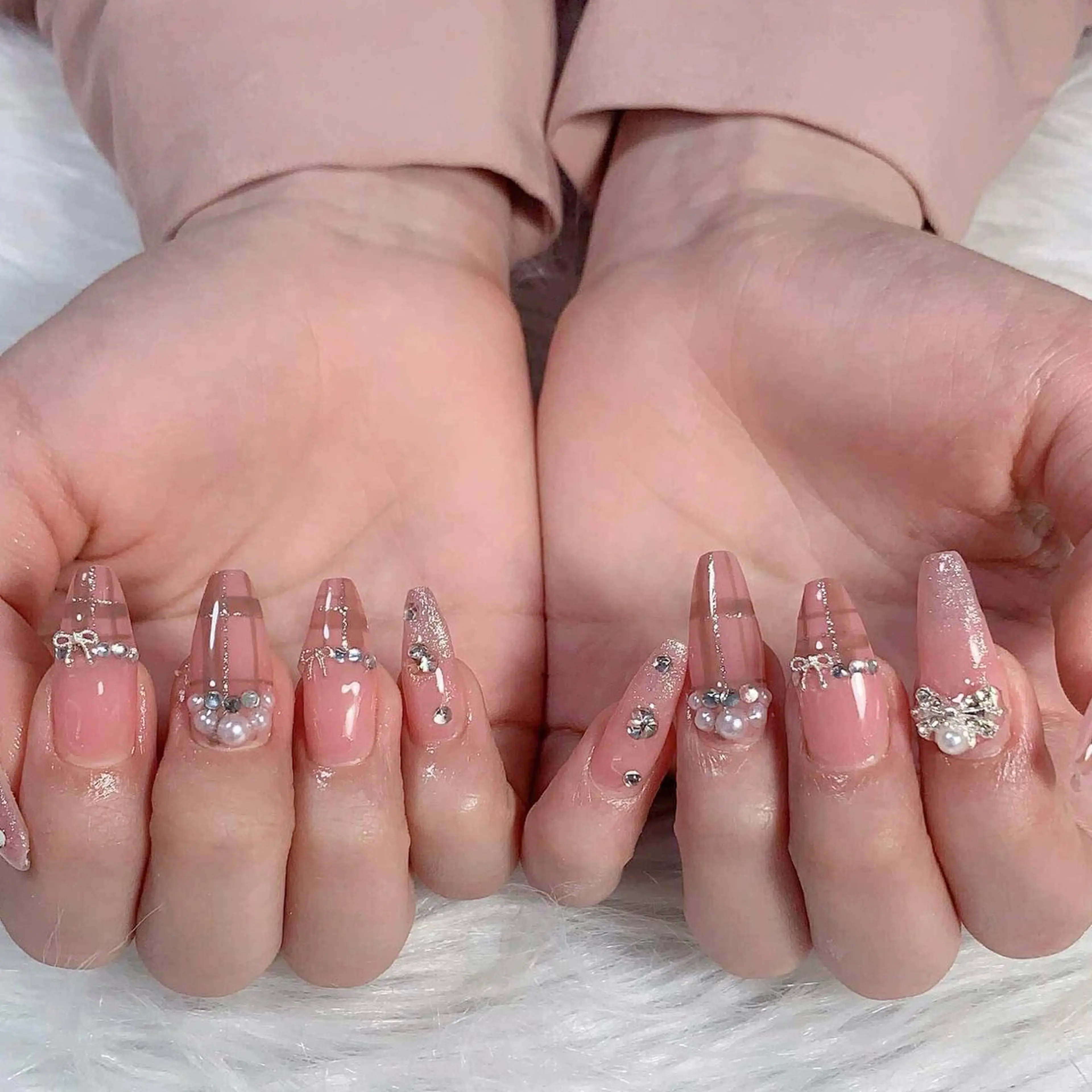 ネイル オーロラネイル クリアネイル 成人式 フラッシュネイル ジェルネイル ハンドネイル Amee Nail Salonのネイルデザイン