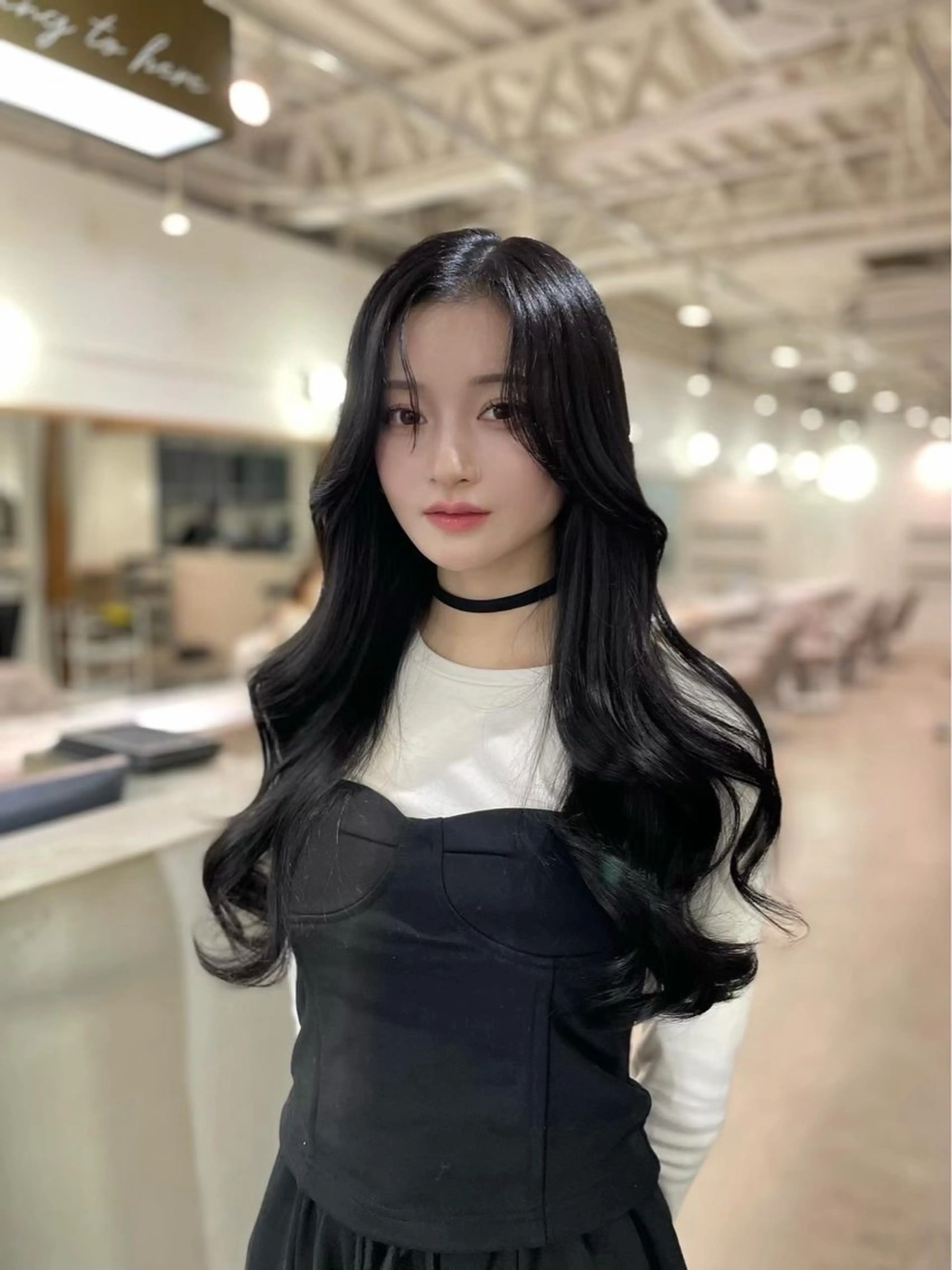 ロング カラー ベージュカラー ブリーチ ダブルカラー 顔周りカット 髪質改善 カット ヘアカラー トリートメント 京都韓国ヘア🇰🇷 /髪質改善/透カラーのヘアスタイル