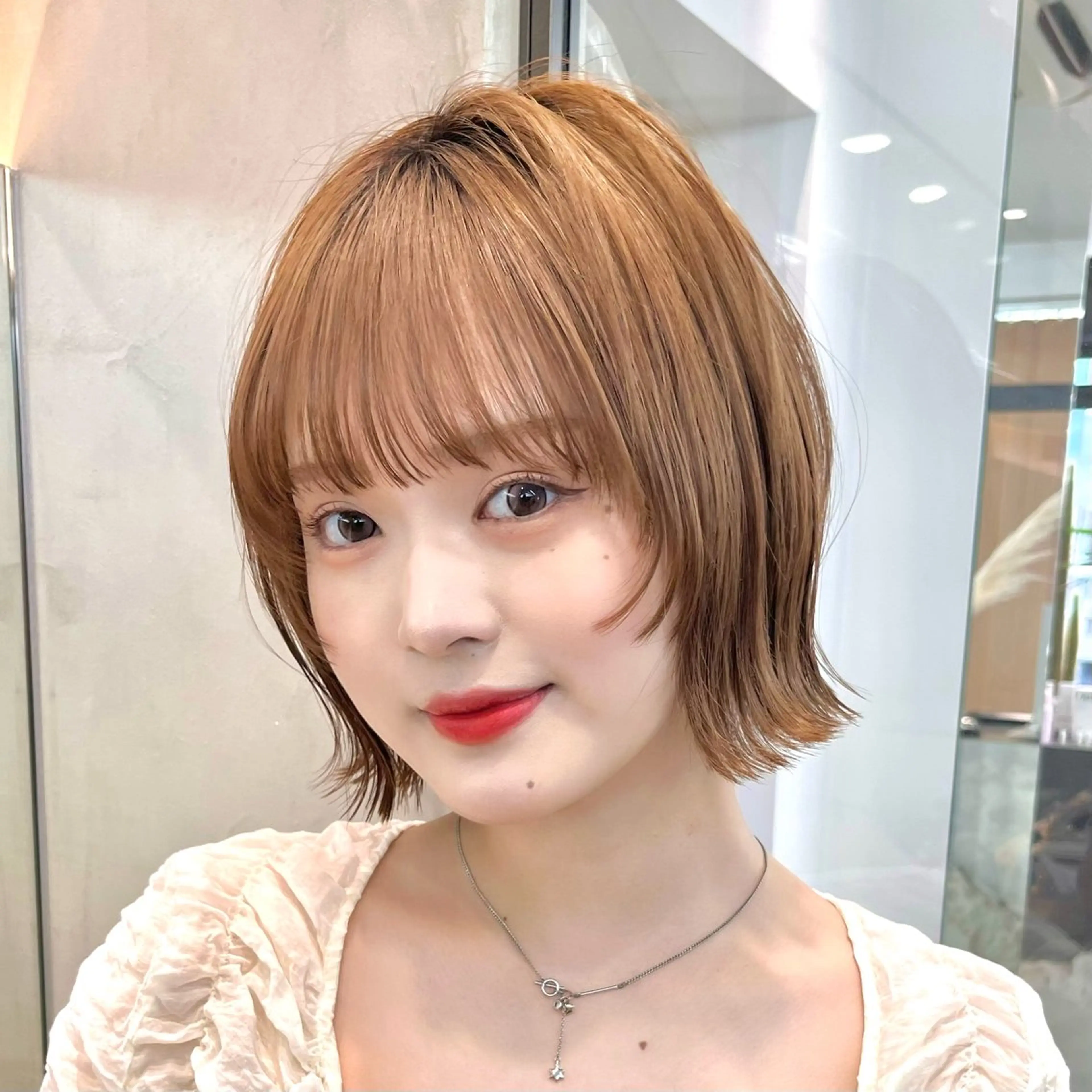 ミディアム カラー ボブレイヤー ボブ 顔まわりレイヤー レイヤーカット 小顔カット ヘアカラー トリートメント ♥️ボブ縮毛/ブリー チ/minami♥️のヘアスタイル