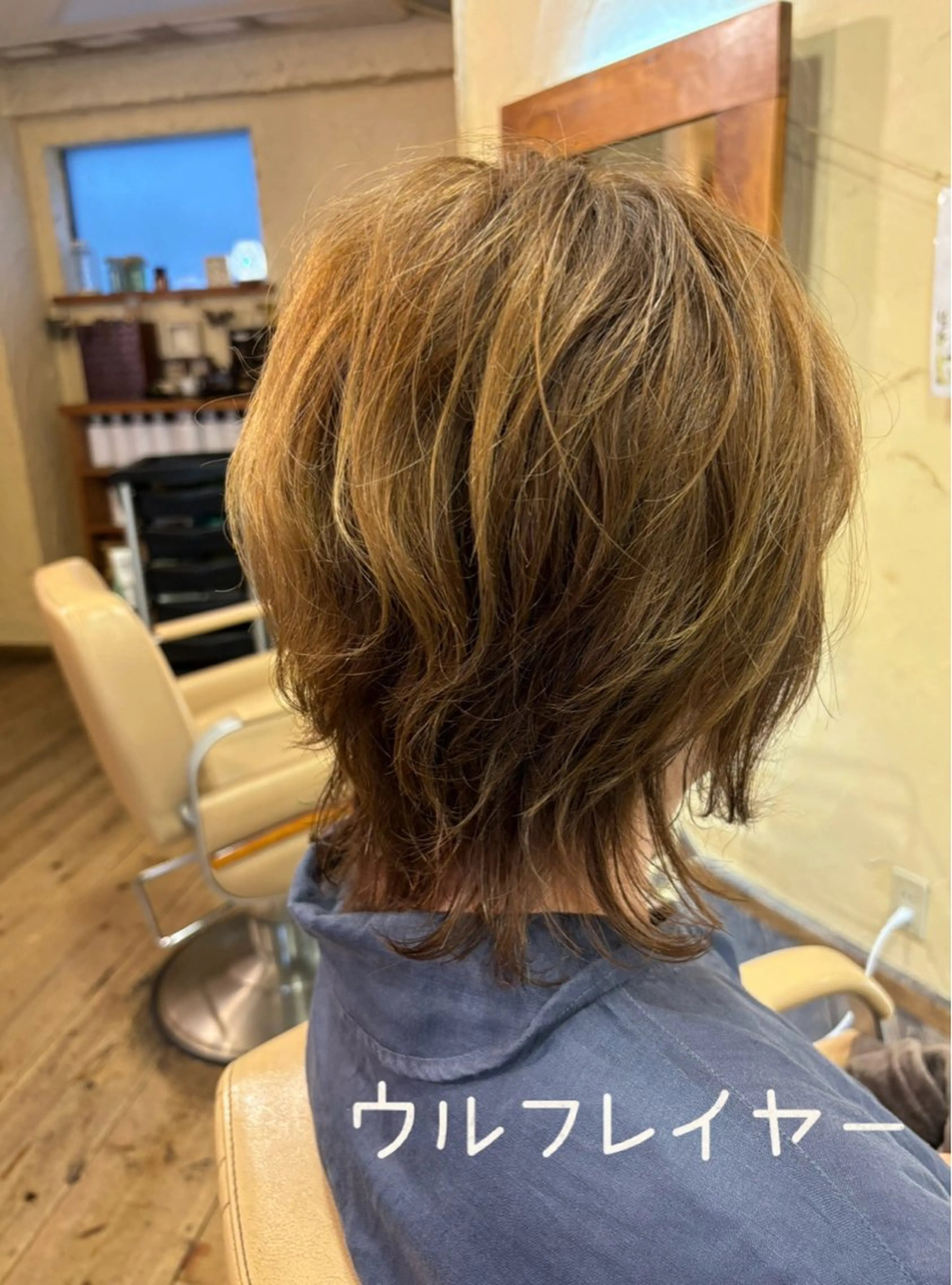 ミディアム ミディアムパーマ レイヤーカット ウルフカット ウルフレイヤー 大鹿 数馬のヘアスタイル