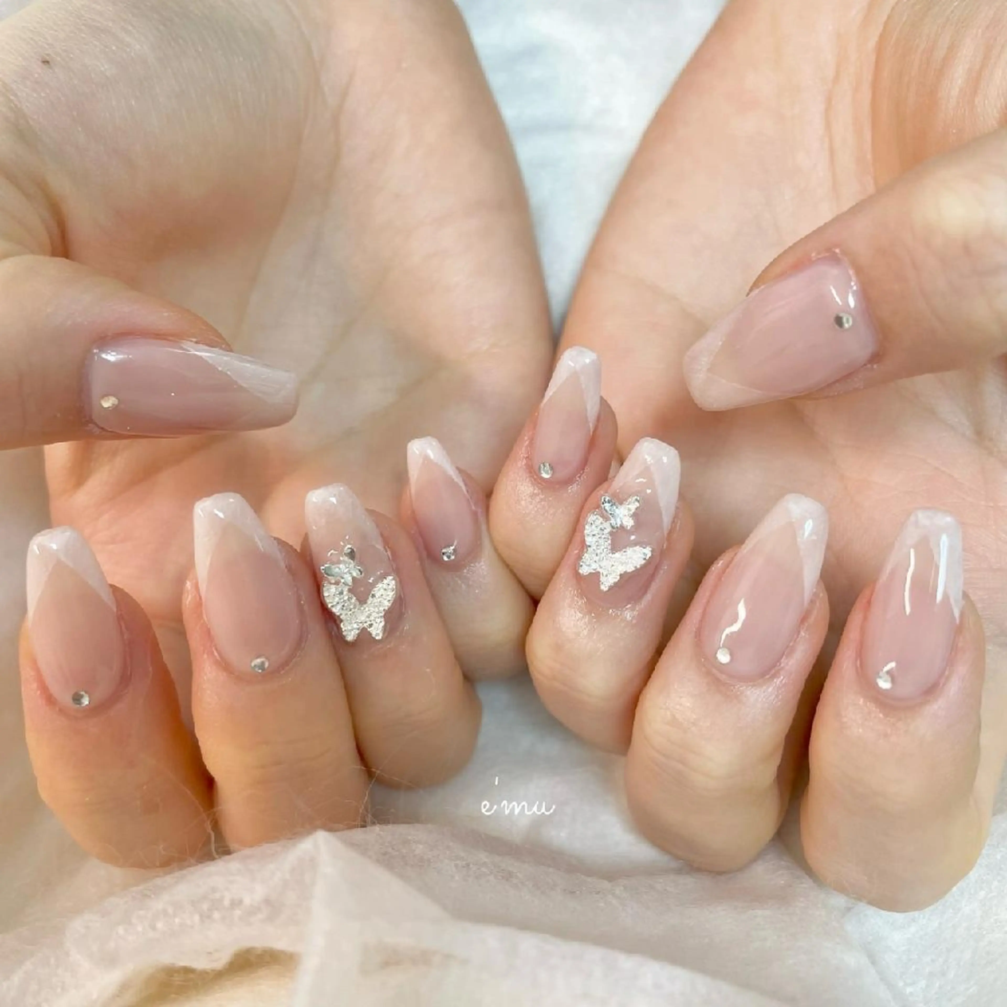 ネイル フレンチネイル ガーリー ワンホンネイル nail salon e'mu💐のネイルデザイン