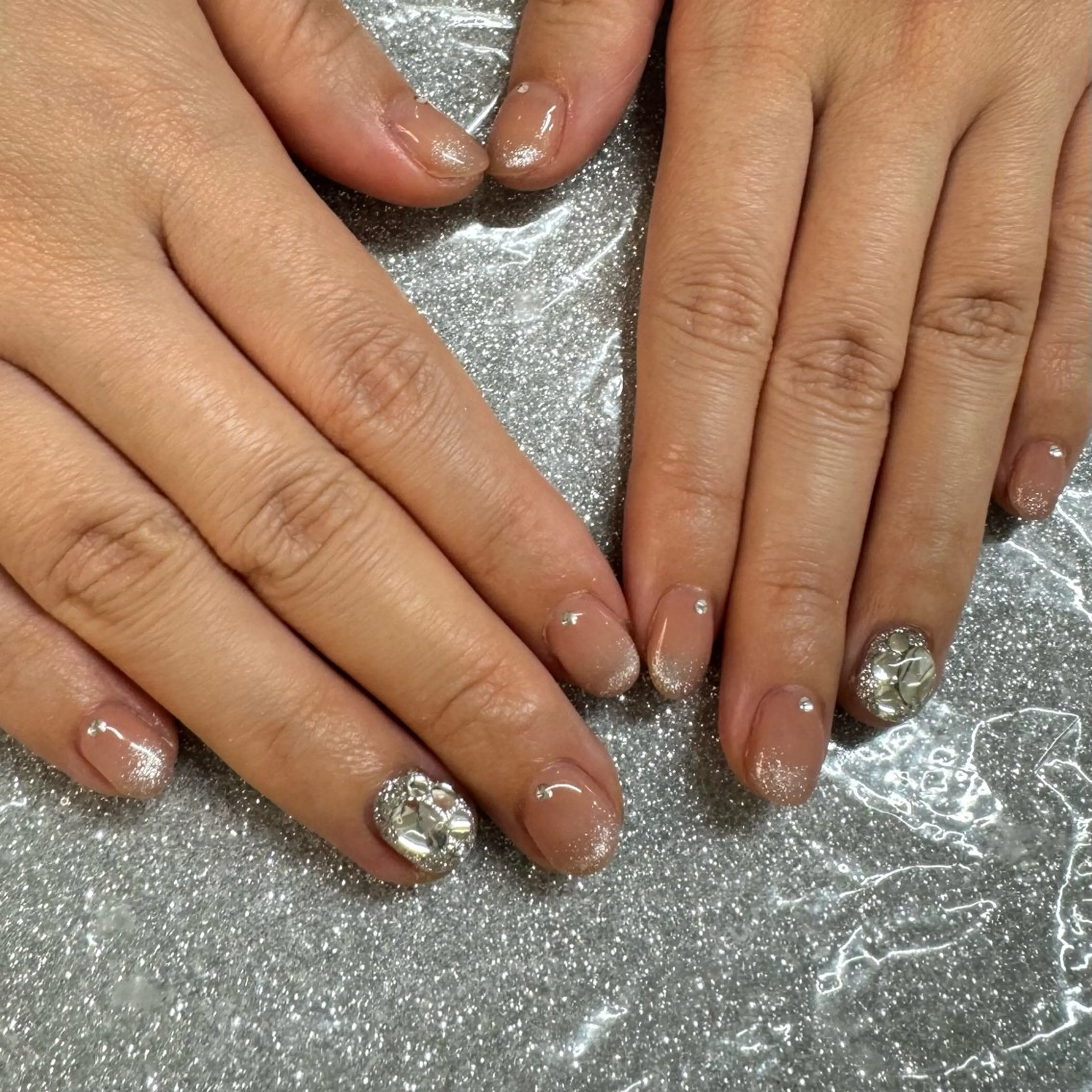 ネイル ハンドネイル VIERU 🌈🎀💖のネイルデザイン