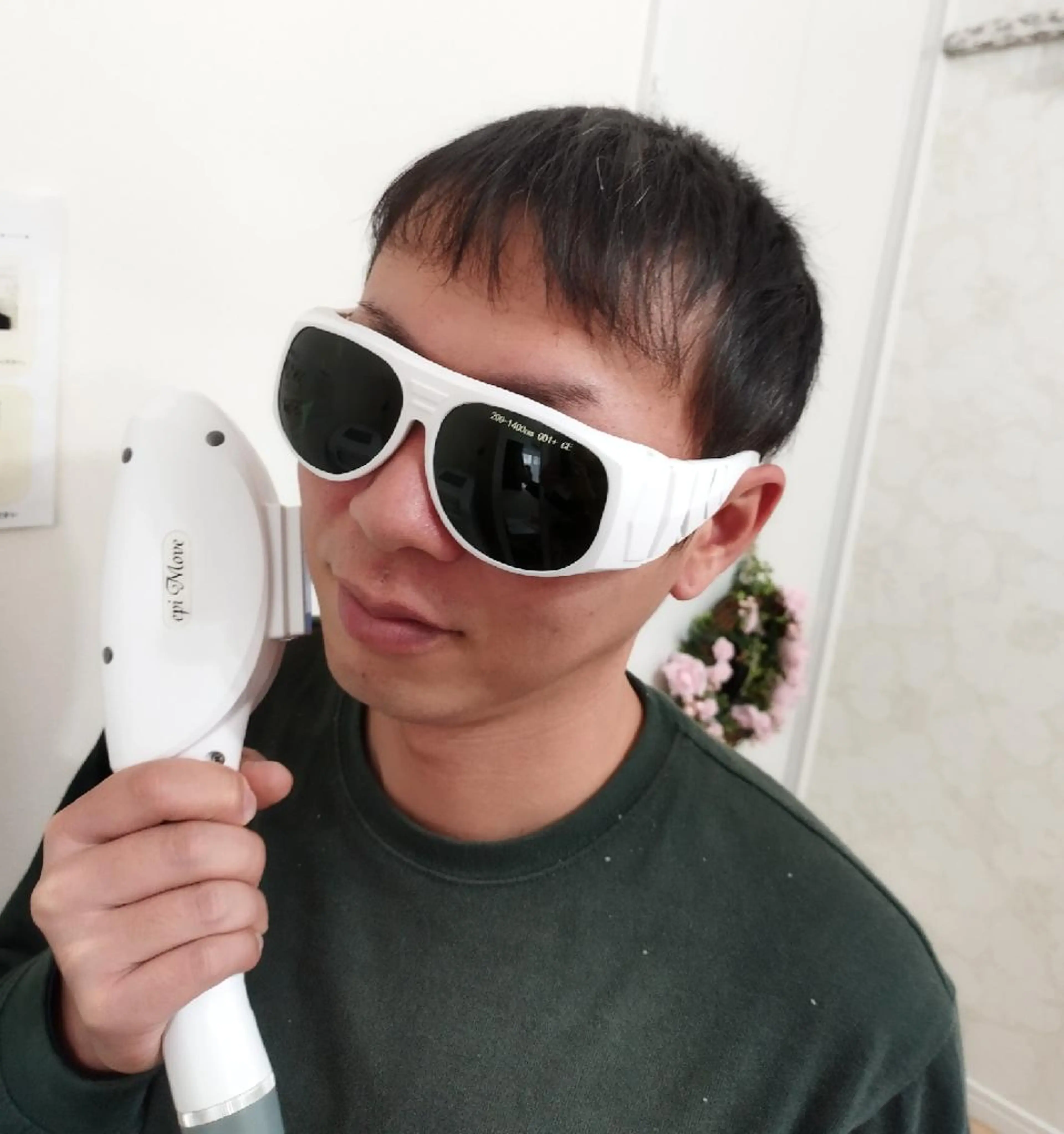 セルフ脱毛　10分（2〜3箇所）メンズもOK！の写真