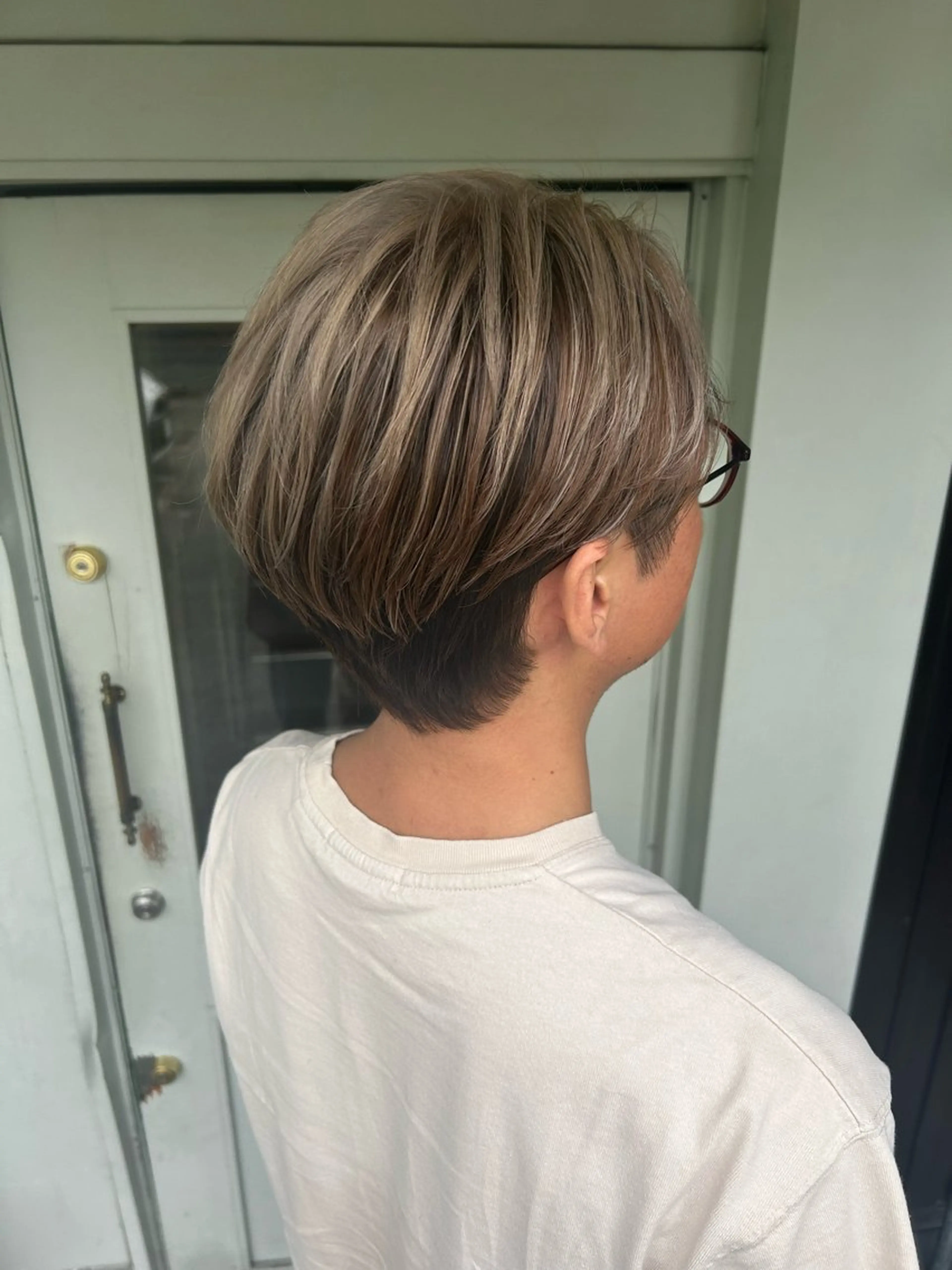 カラー メンズ アオバ / ハイトーンカラーのヘアスタイル