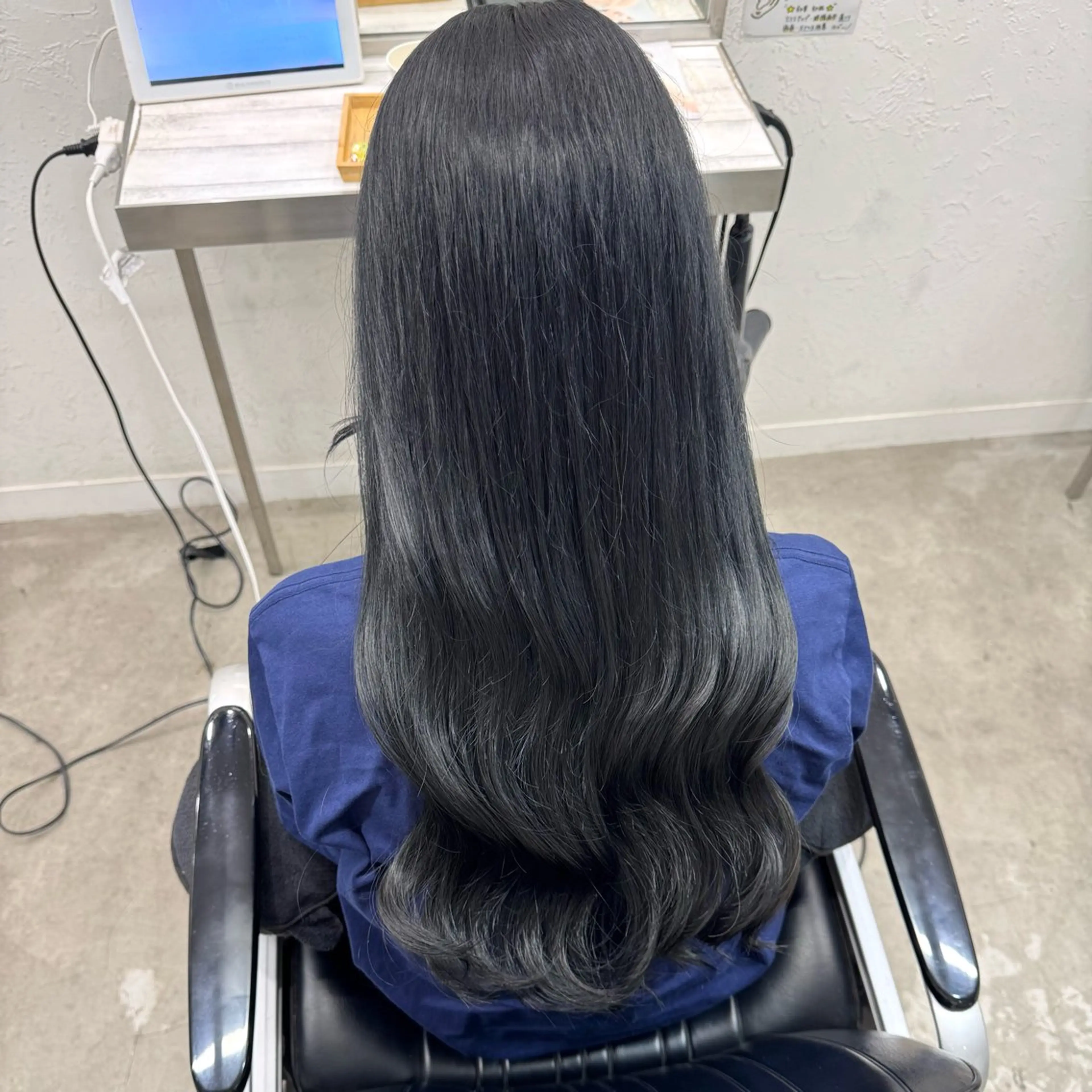 就活生・学生さんに⭐️　　　　　　　　　　　　　　　　　　　　　　　ﾄｰﾝﾀﾞｳﾝｶﾗｰ⤵️ or 黒染め👩🏻の写真