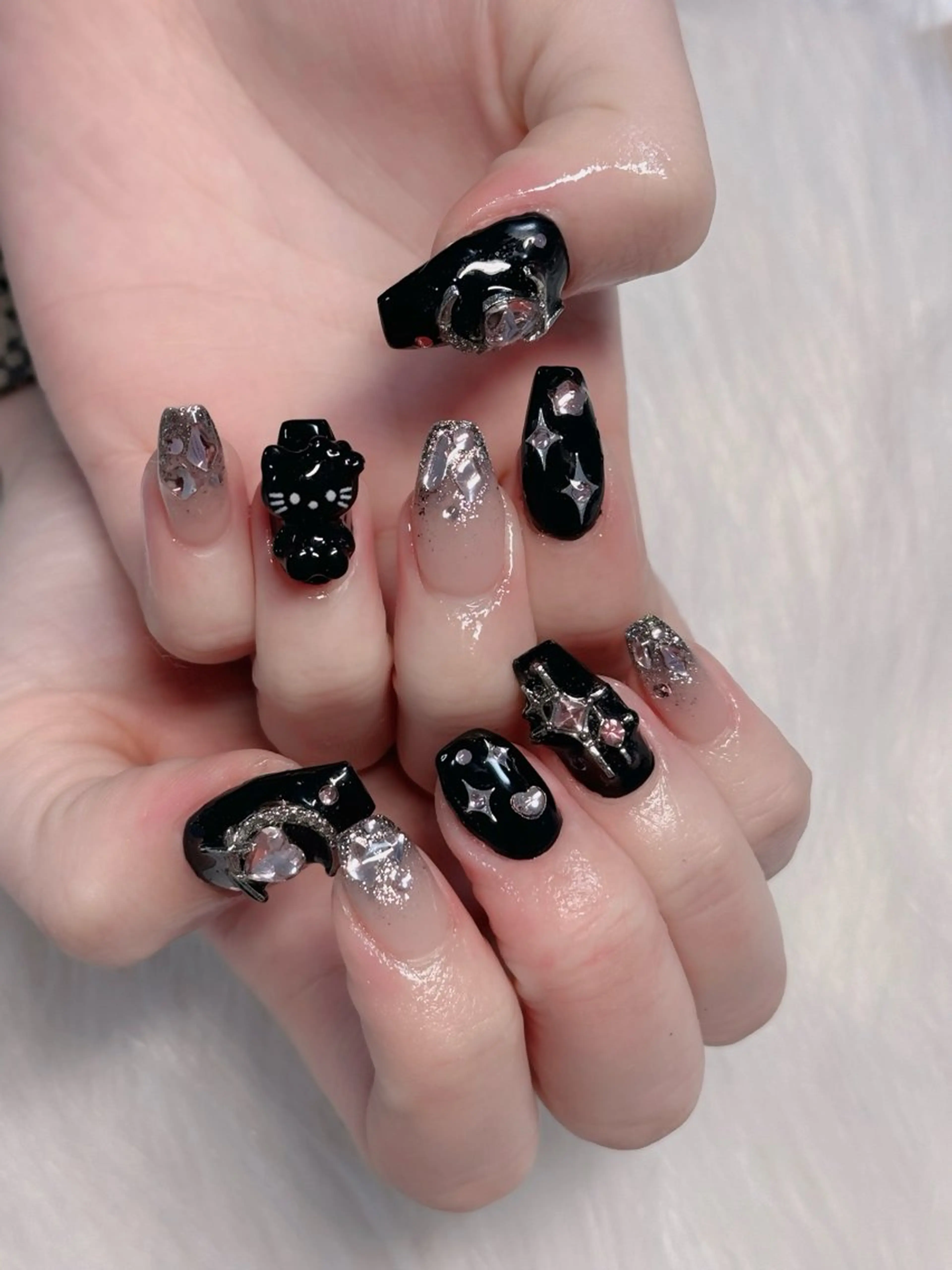 ネイル フレンチネイル ジェルネイル ガラスフレンチ ハロウィン ハート ハンドネイル H.baby Nail Salonのネイルデザイン