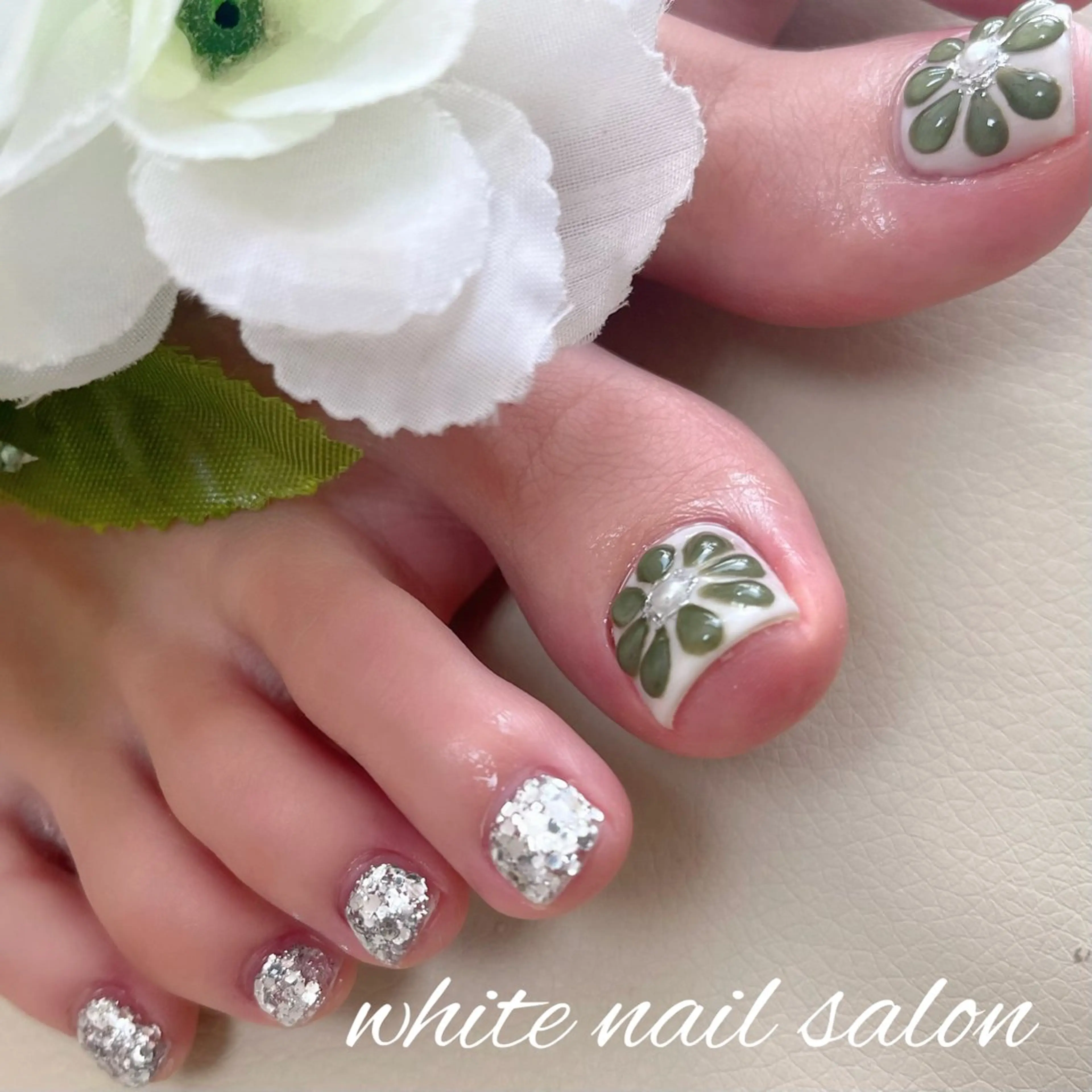 ネイル ラメ(グリッター) 持ち込み フットネイル white nail salonのネイルデザイン