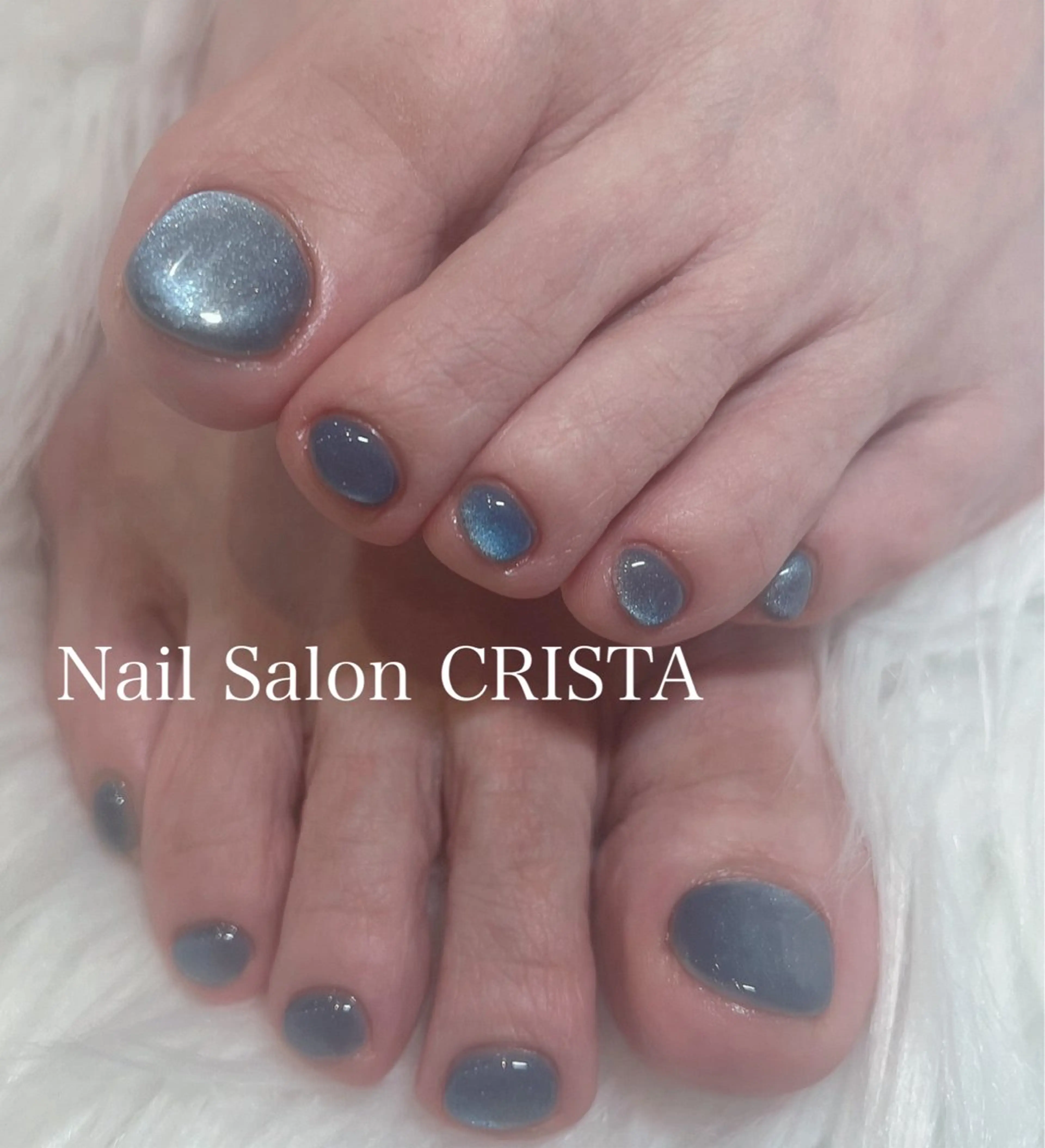 ネイル ブルー ジェルネイル マグネットネイル パラジェル フットネイル Nail Salon CRISTA所属・CRISTA chikakoのネイルデザイン