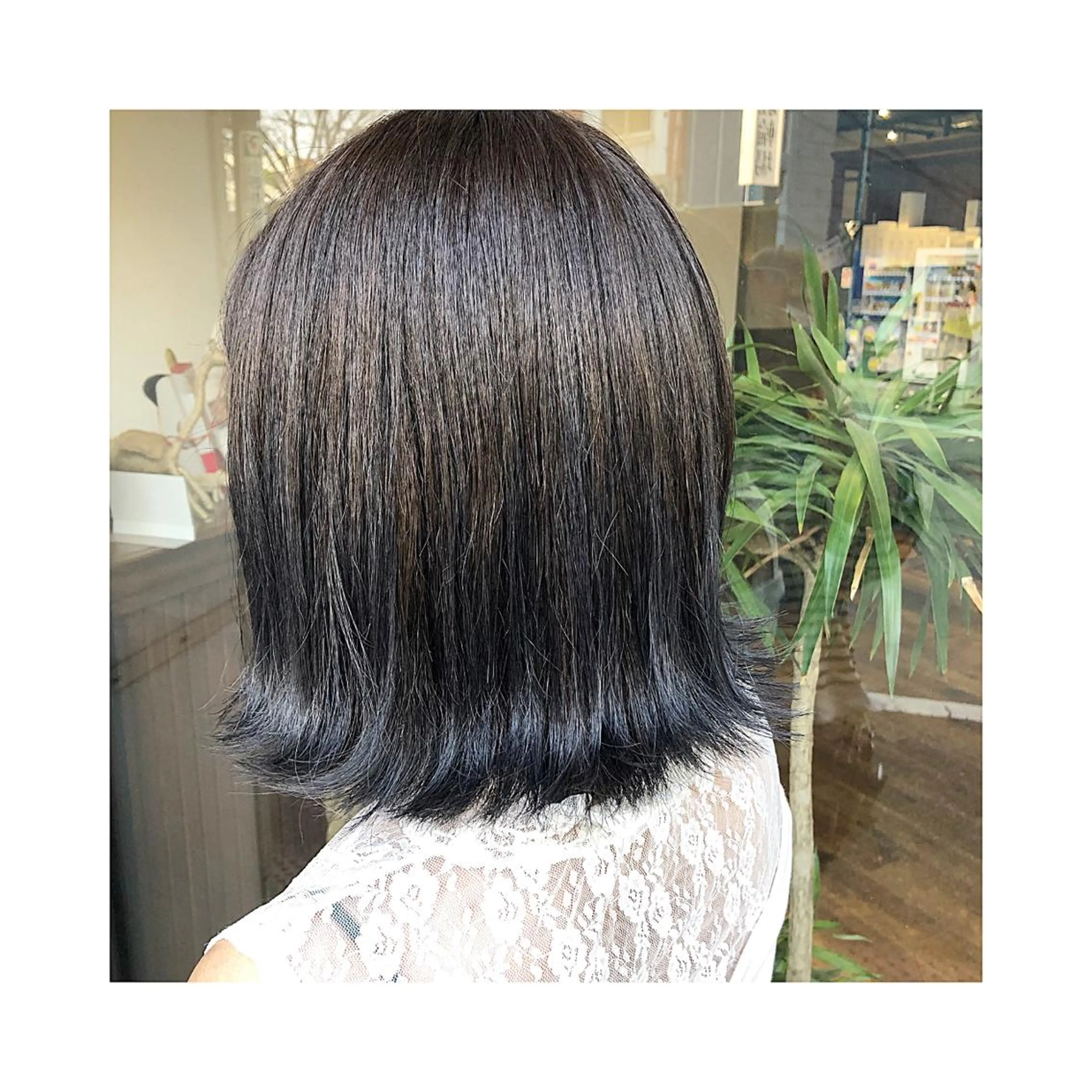 ショート カラー アッシュ ブルーカラー ブルージュ 外ハネヘア ◇おの あすか◇のヘアスタイル