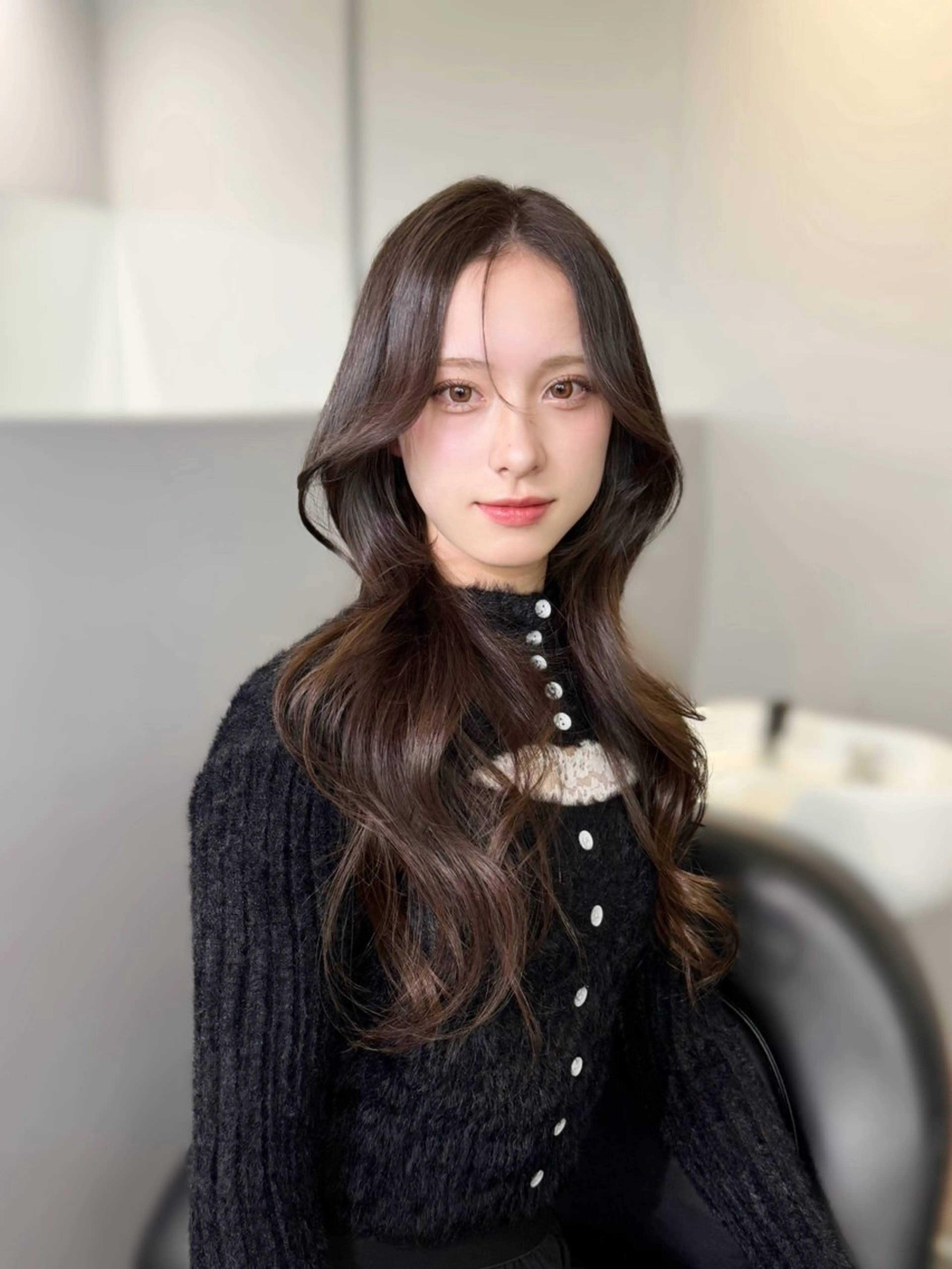 👑人気NO.1👑‼️顔周り韓国風カット+ツヤ感upケアカラー#レイヤーカット#韓国ヘア#くびれヘアの写真