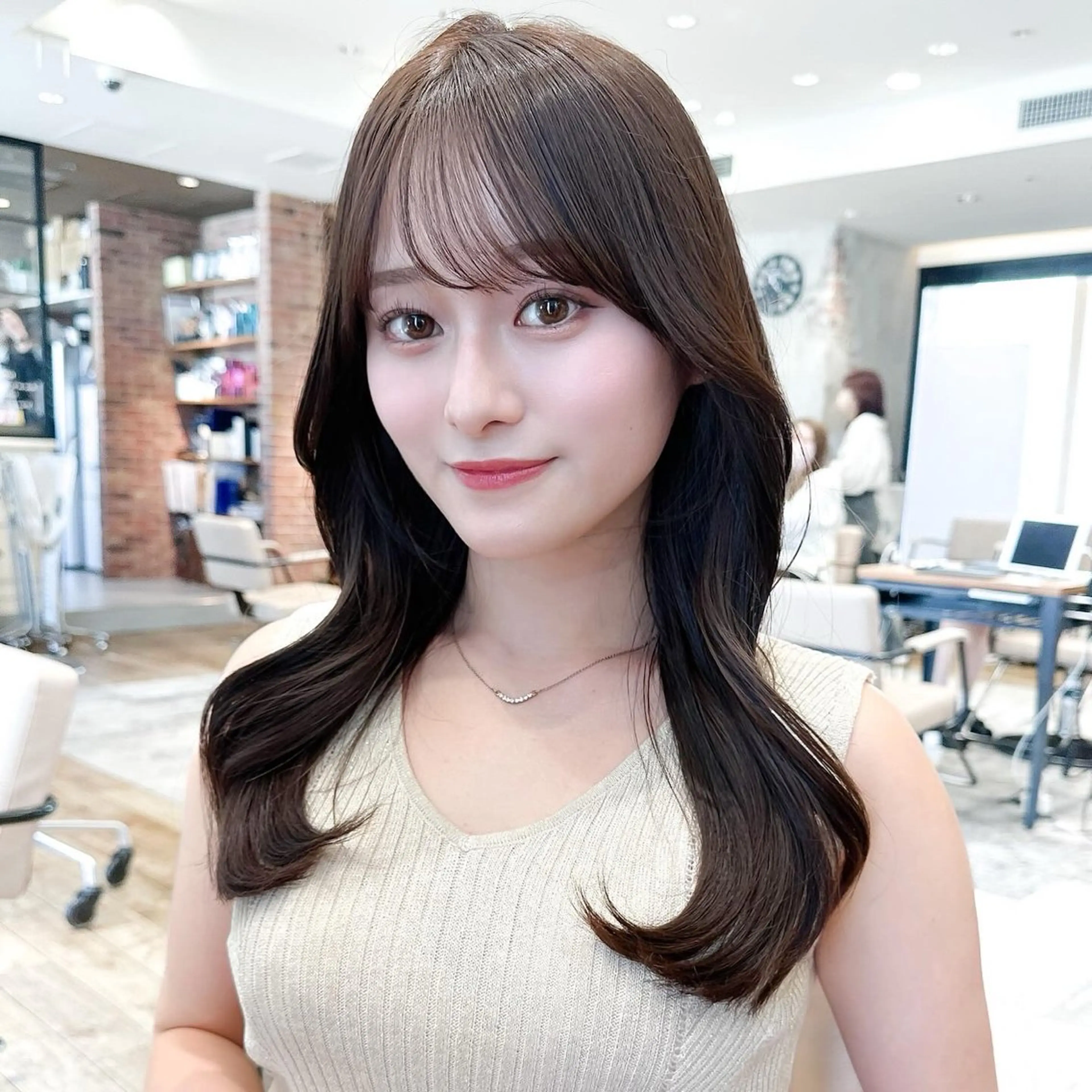 セミロング カラー ベージュカラー ブラウンカラー ブラウンベージュ くびれヘア 顔周りカット カット ヘアカラー トリートメント 顔周り/くびれヘア 韓国ヘア💕風間るなのヘアスタイル