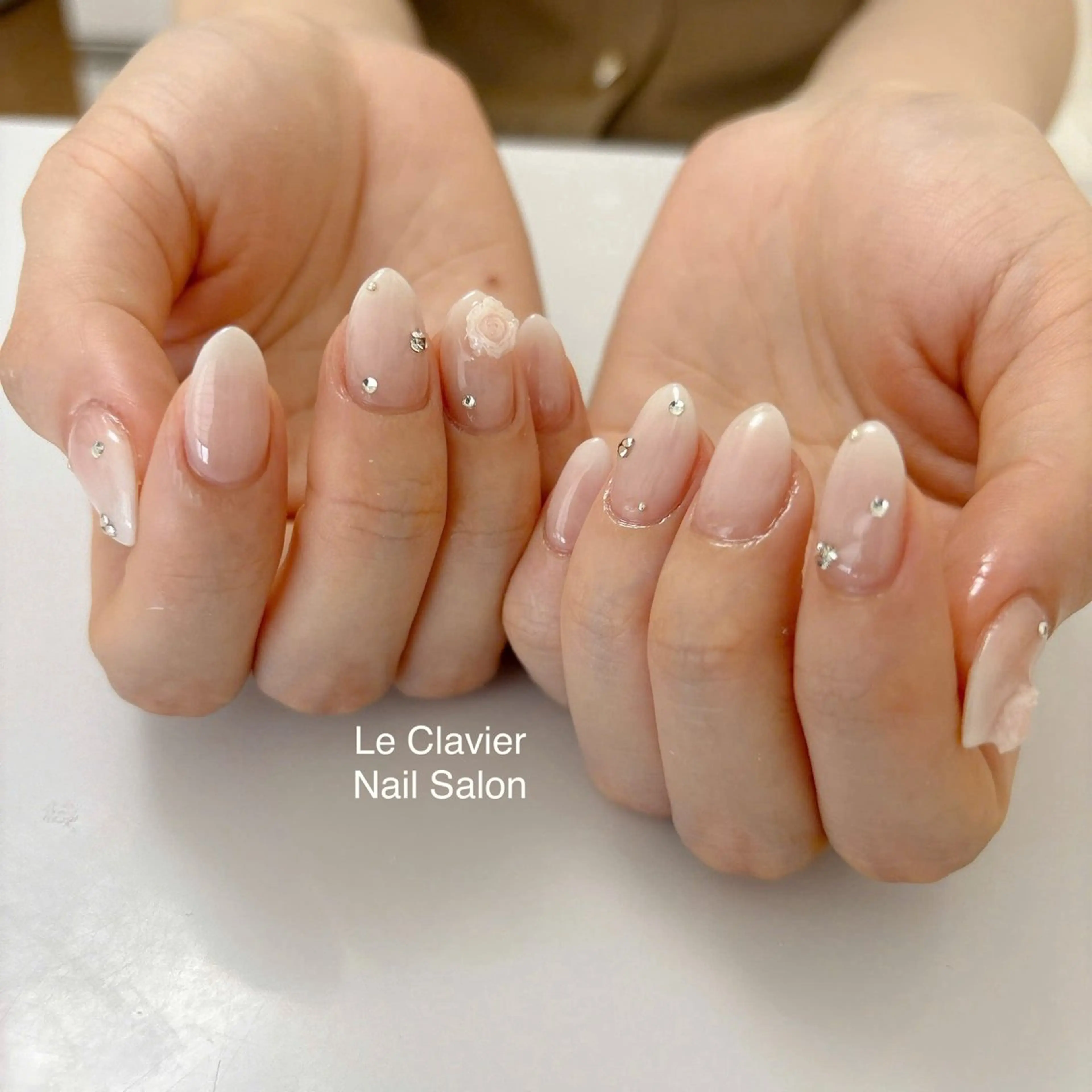 ネイル アートネイル オーロラネイル チークネイル 長さ出し フットネイル ハンドネイル ハンドケア Hazuki nailのネイルデザイン