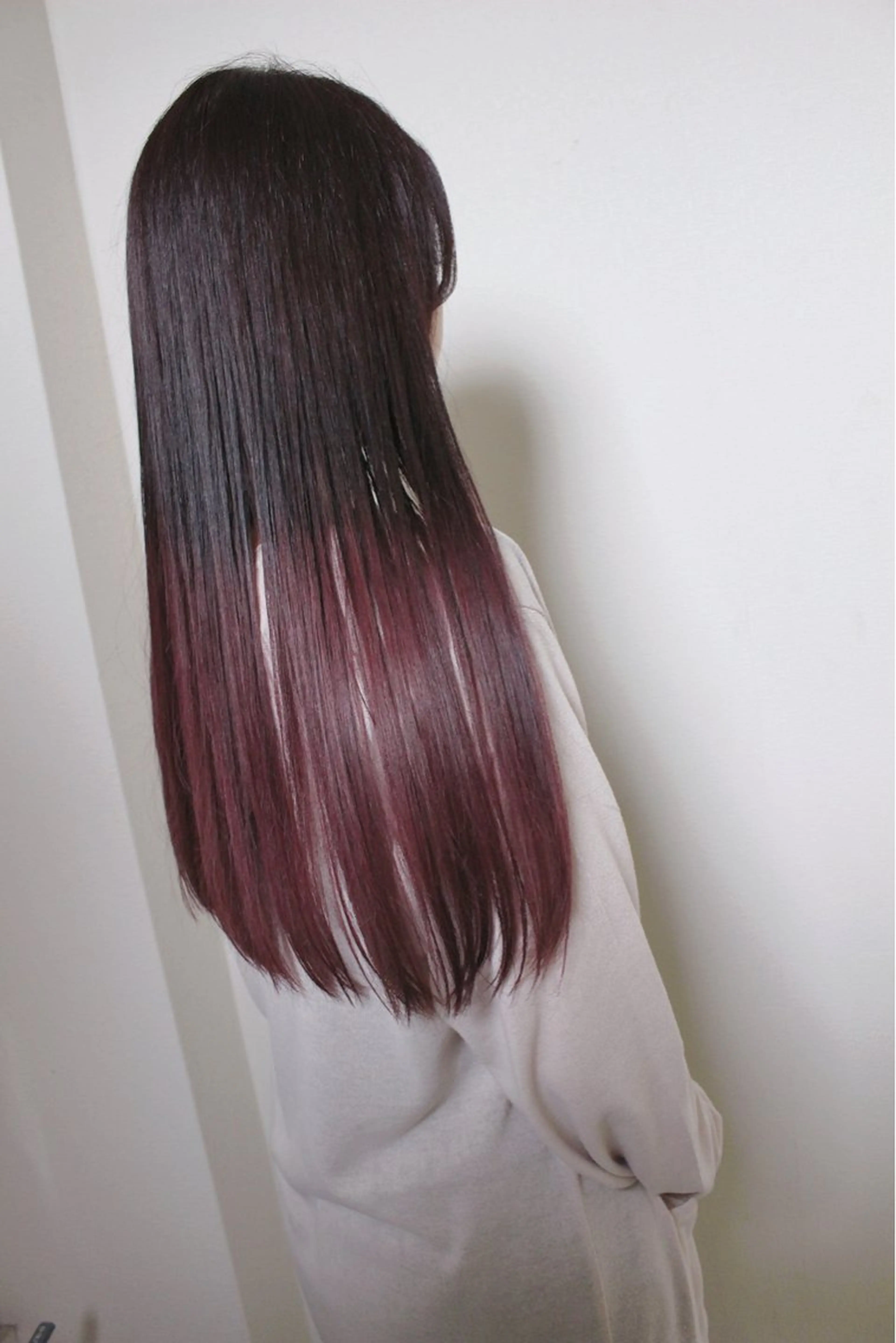 ロング カラー ブリーチ ピンクカラー ルビー ロング カット ヘアカラー 土居 正季のヘアスタイル