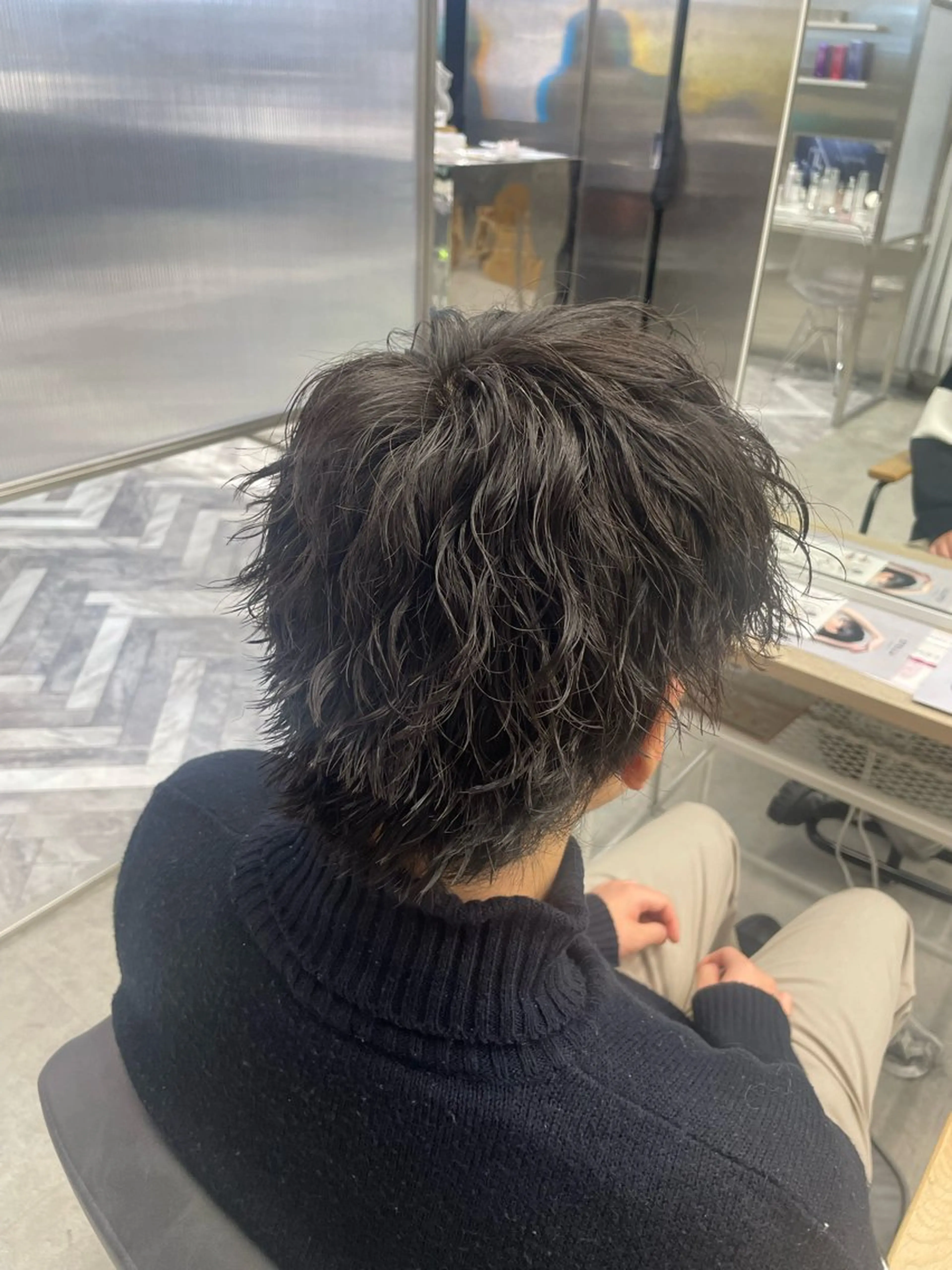 ショート パーマ メンズ メンズパーマ メンズツイストパーマ 波巻きパーマ スパイラルパーマ ツイストパーマ カット パーマ カラーモデル⚡️ REONのヘアスタイル