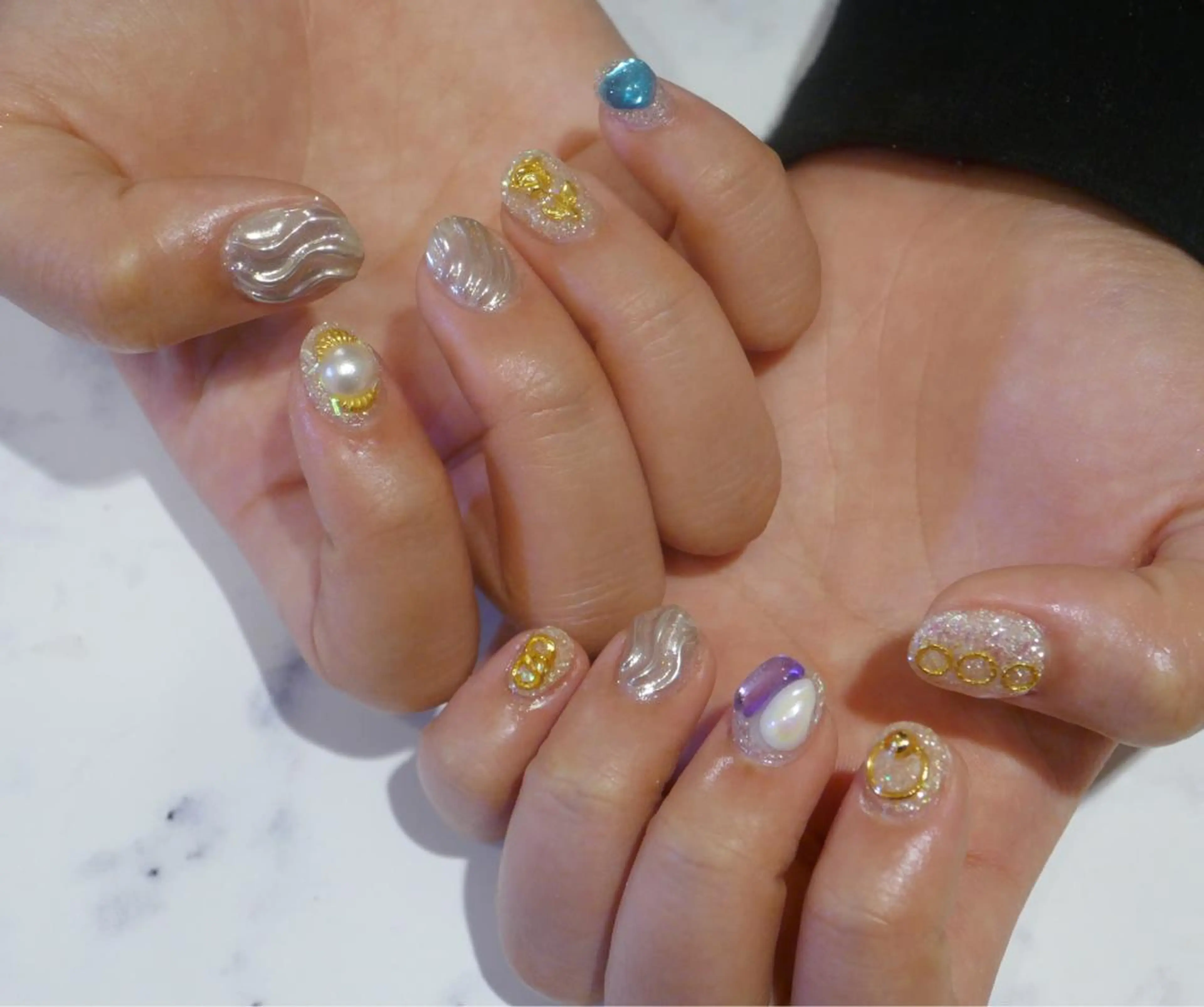 ネイル キラキラネイル ハンドネイル revia所属・ERI Nailistのネイルデザイン