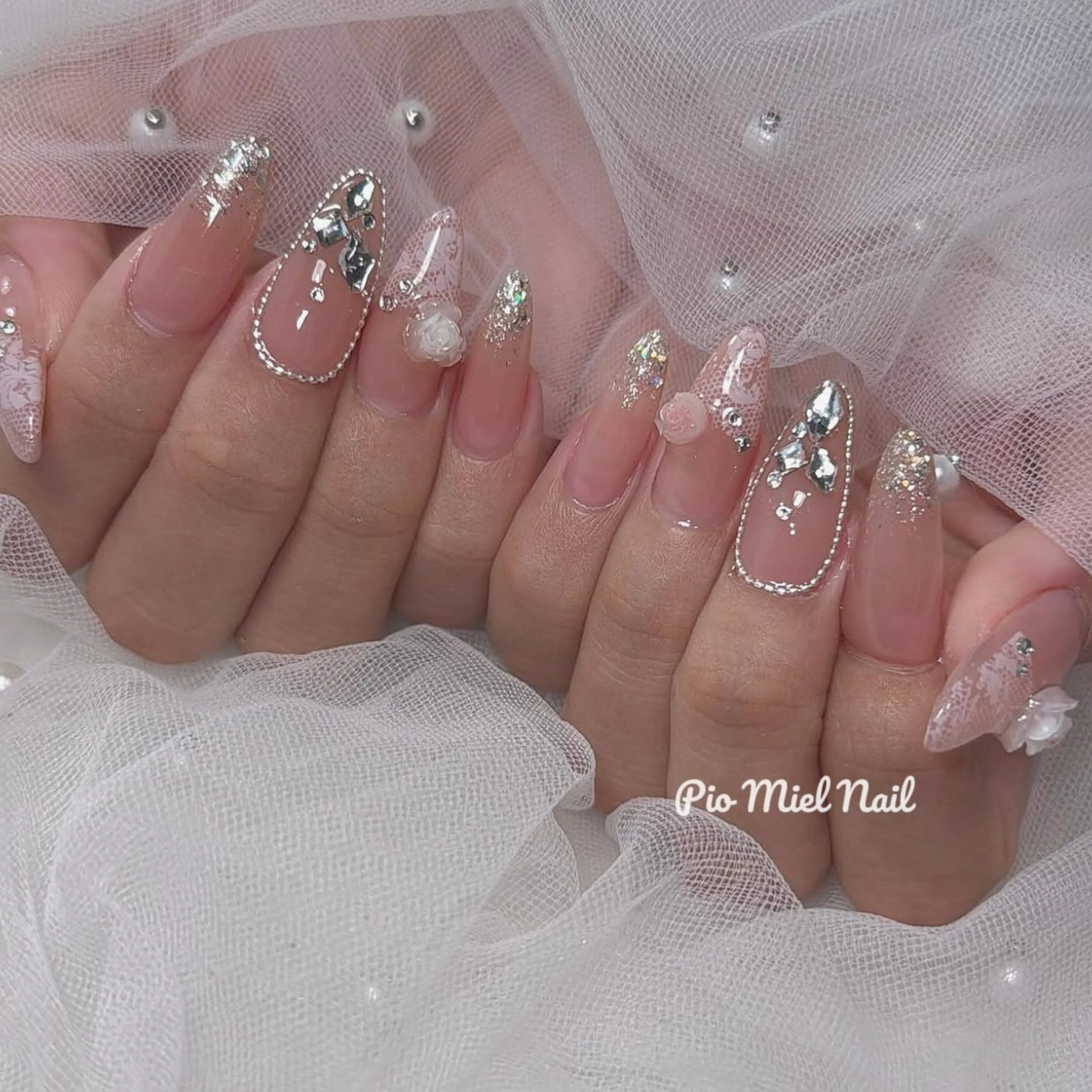 ミディアム ハンドネイル Pio Mielのネイルデザイン