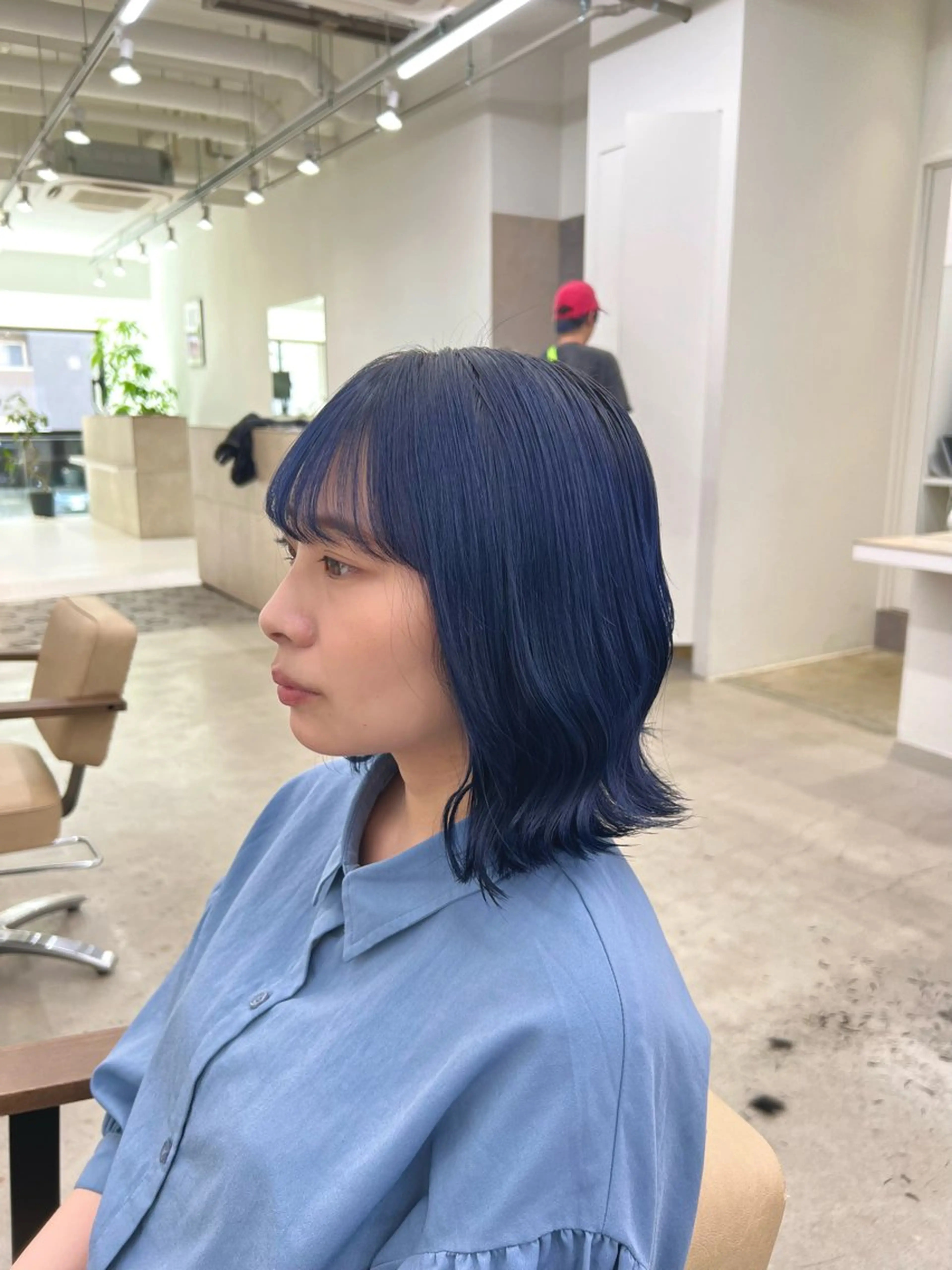 ミディアム カラー ブリーチ ブルーカラー ケアブリーチ ネイビーカラー ヘアカラー ブリーチカラー🦋‪ 田中さくらのヘアスタイル