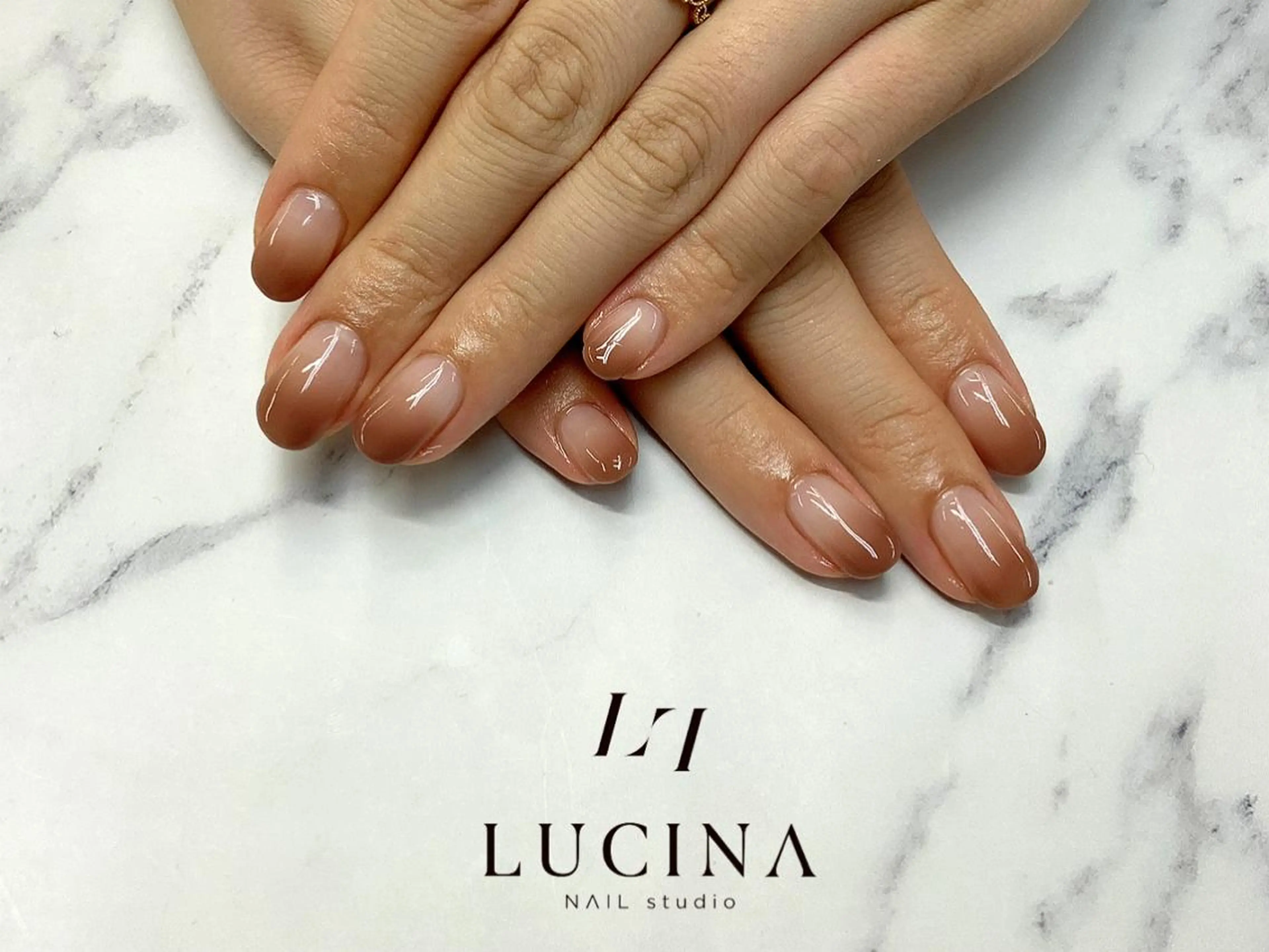 ネイル グラデーション 新橋 ルキナ スタッフのネイルデザイン