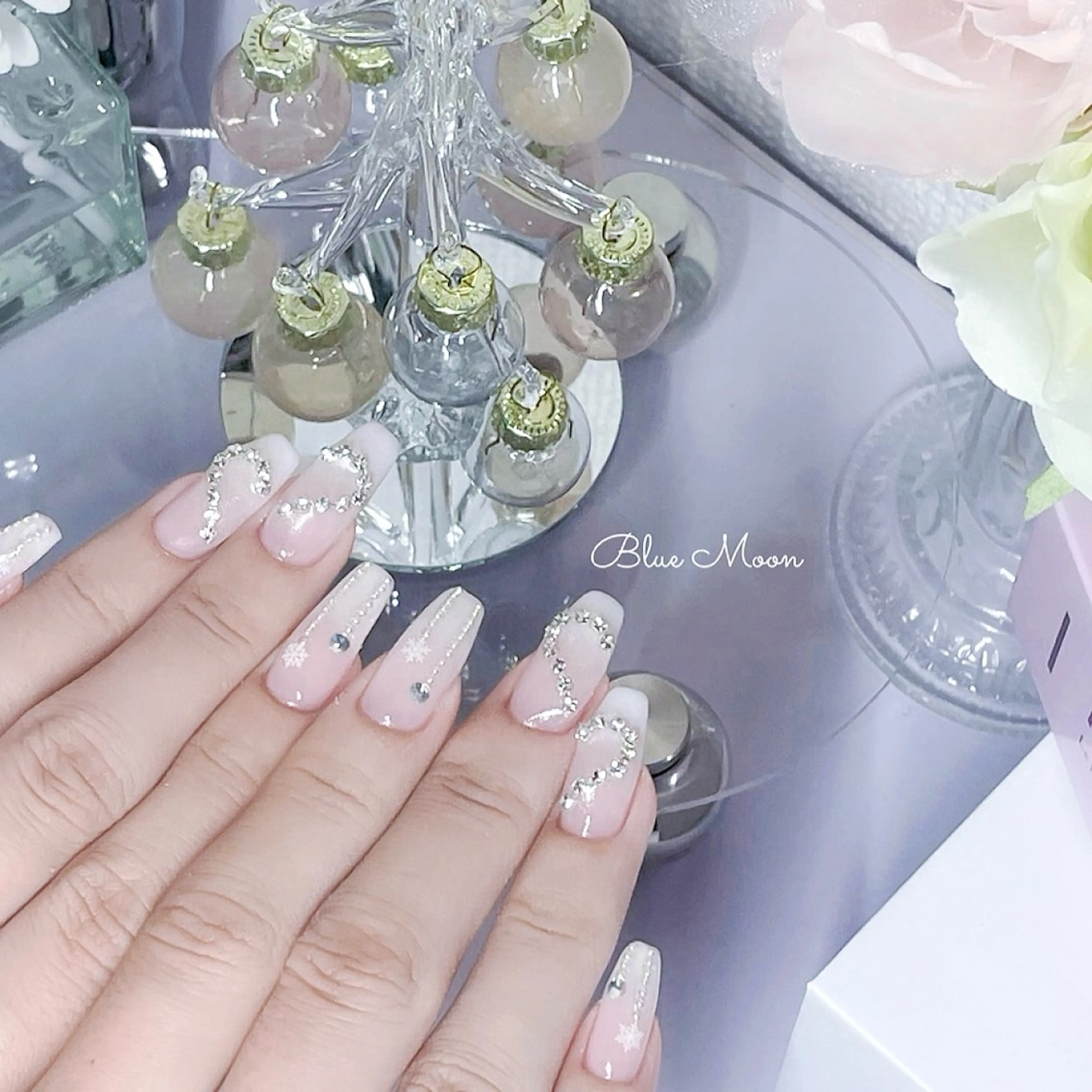 ネイル ハンドネイル フットネイル ハンドケア nail salon Blue Moonのネイルデザイン