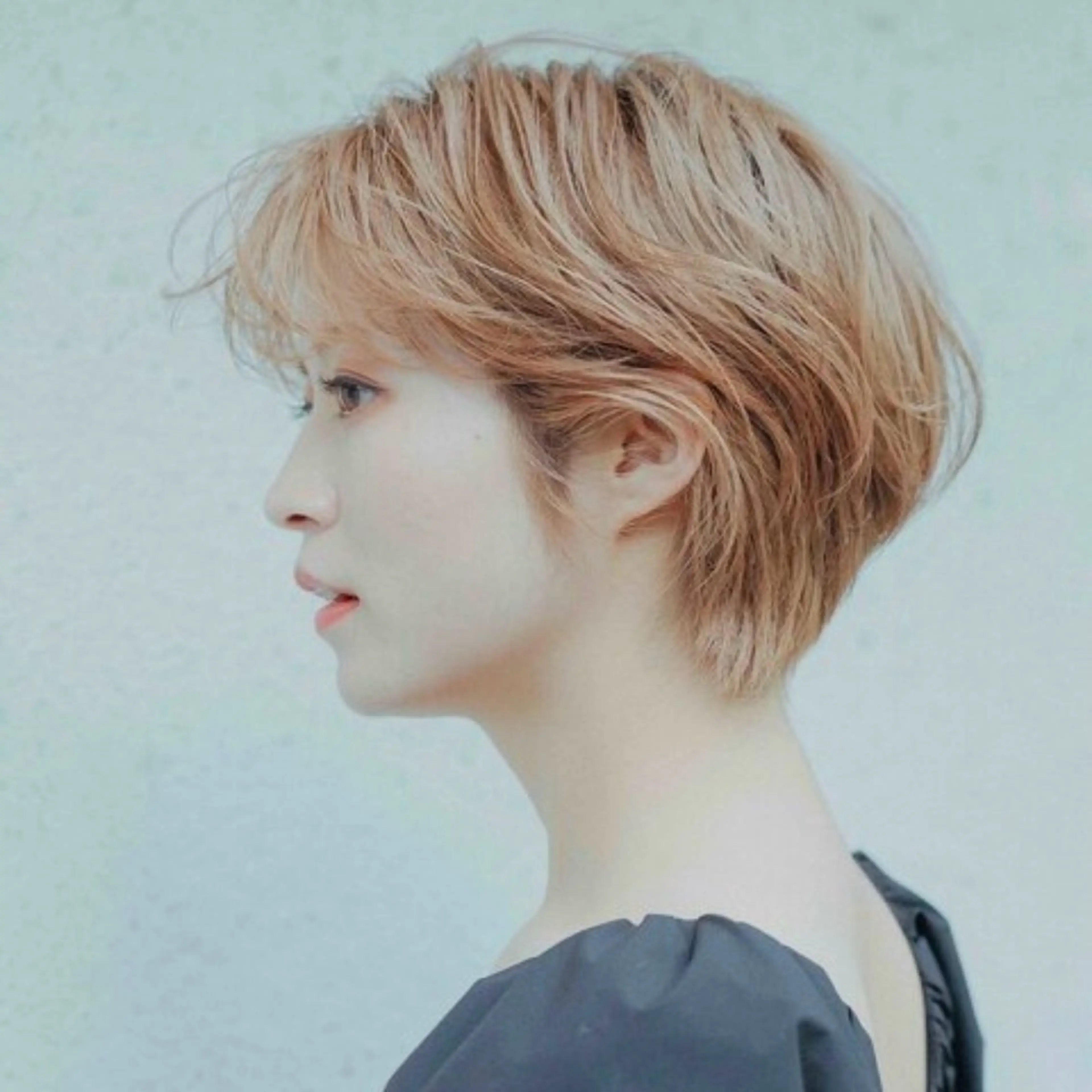 ショート カラー ハイトーン/ボブ/ ハイライト🤍涼介のヘアスタイル