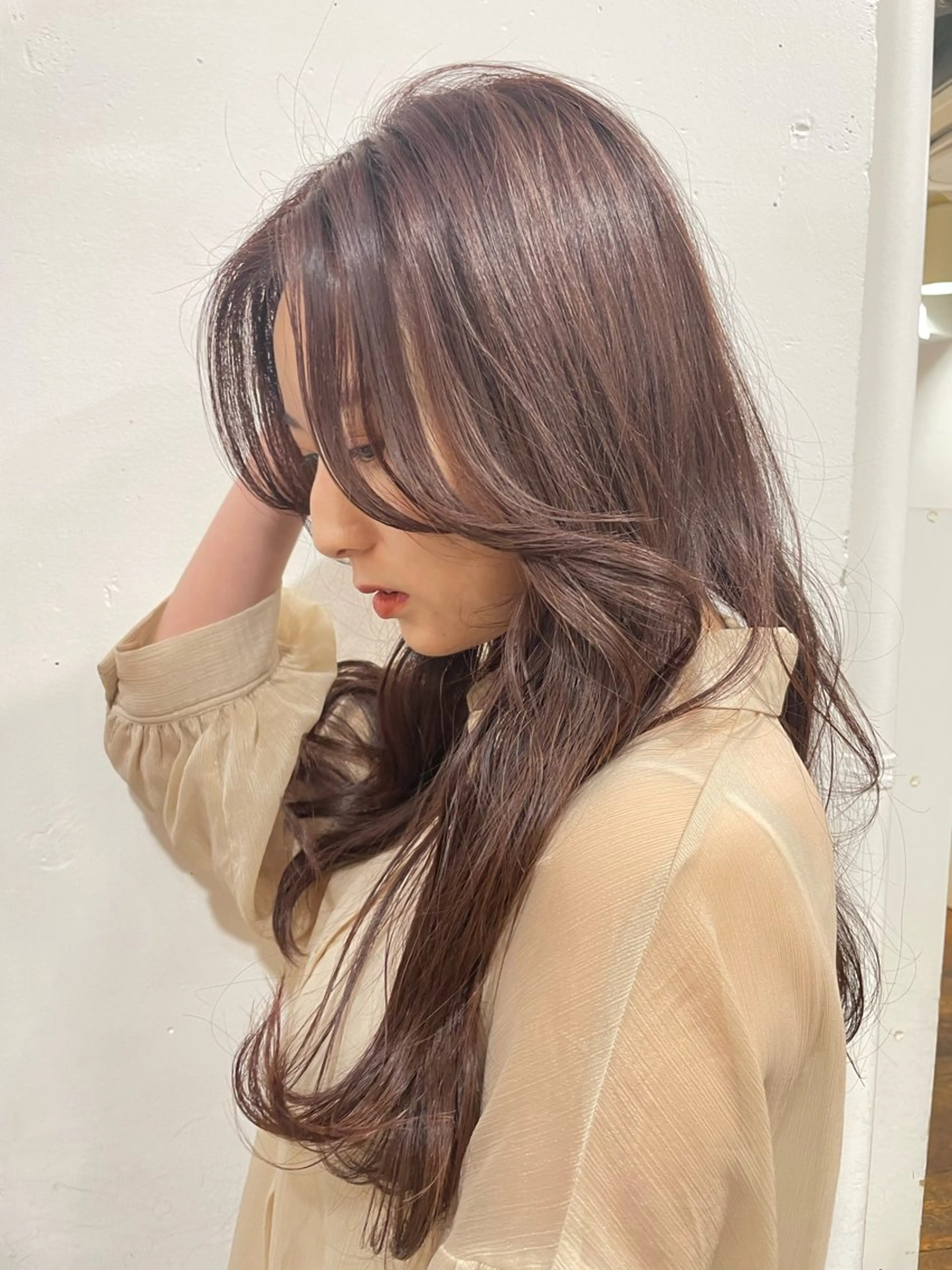 ロング カラー ブリーチ ブラウンカラー 透明感カラー ダブルカラー ラベンダーカラー カット ヘアカラー トリートメント ブリーチなしで透け感 暖色カラーボブaoiのヘアスタイル