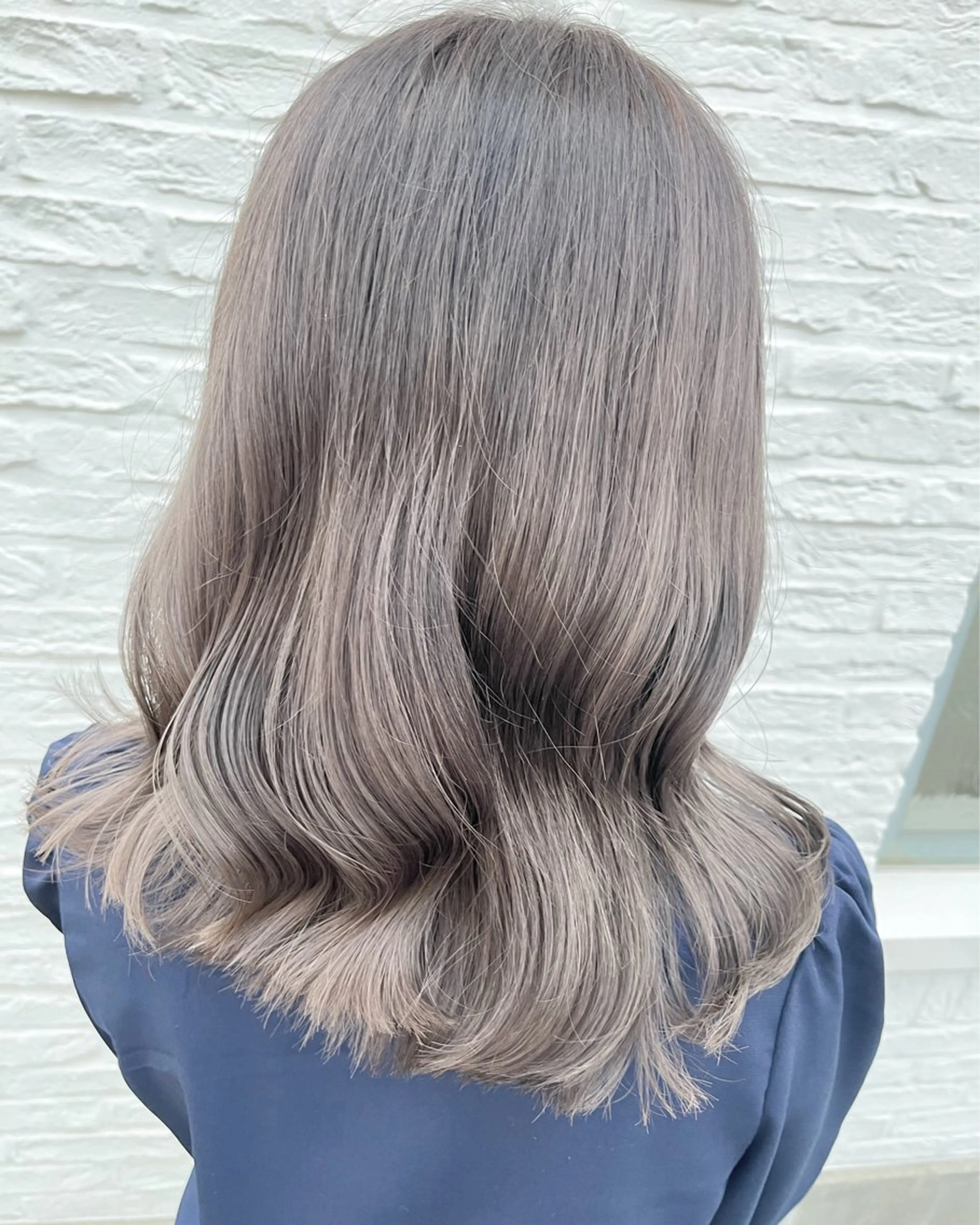 ミディアム ヤナギウチ エリカのヘアスタイル