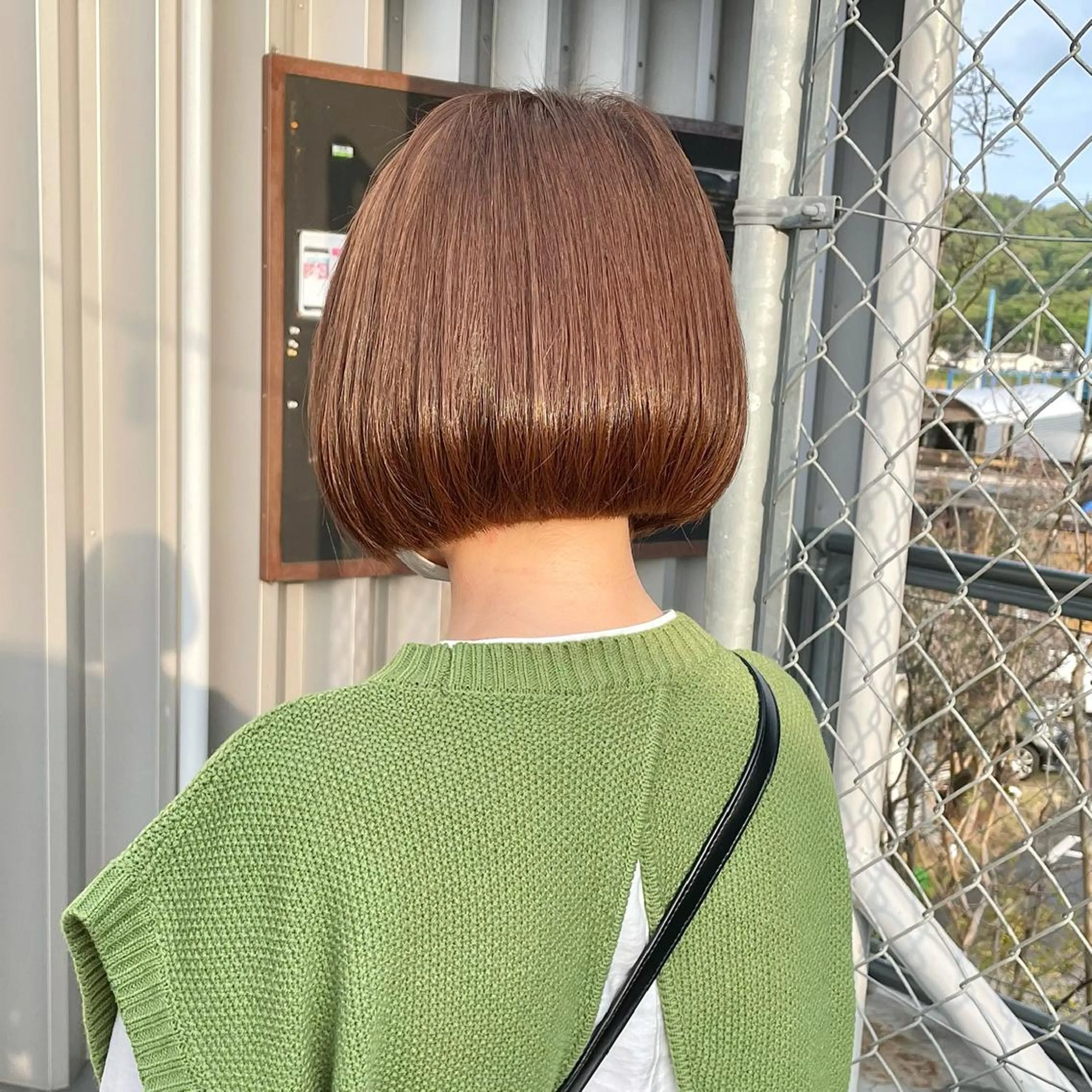 ショート カラー 岡田 恭明のヘアスタイル