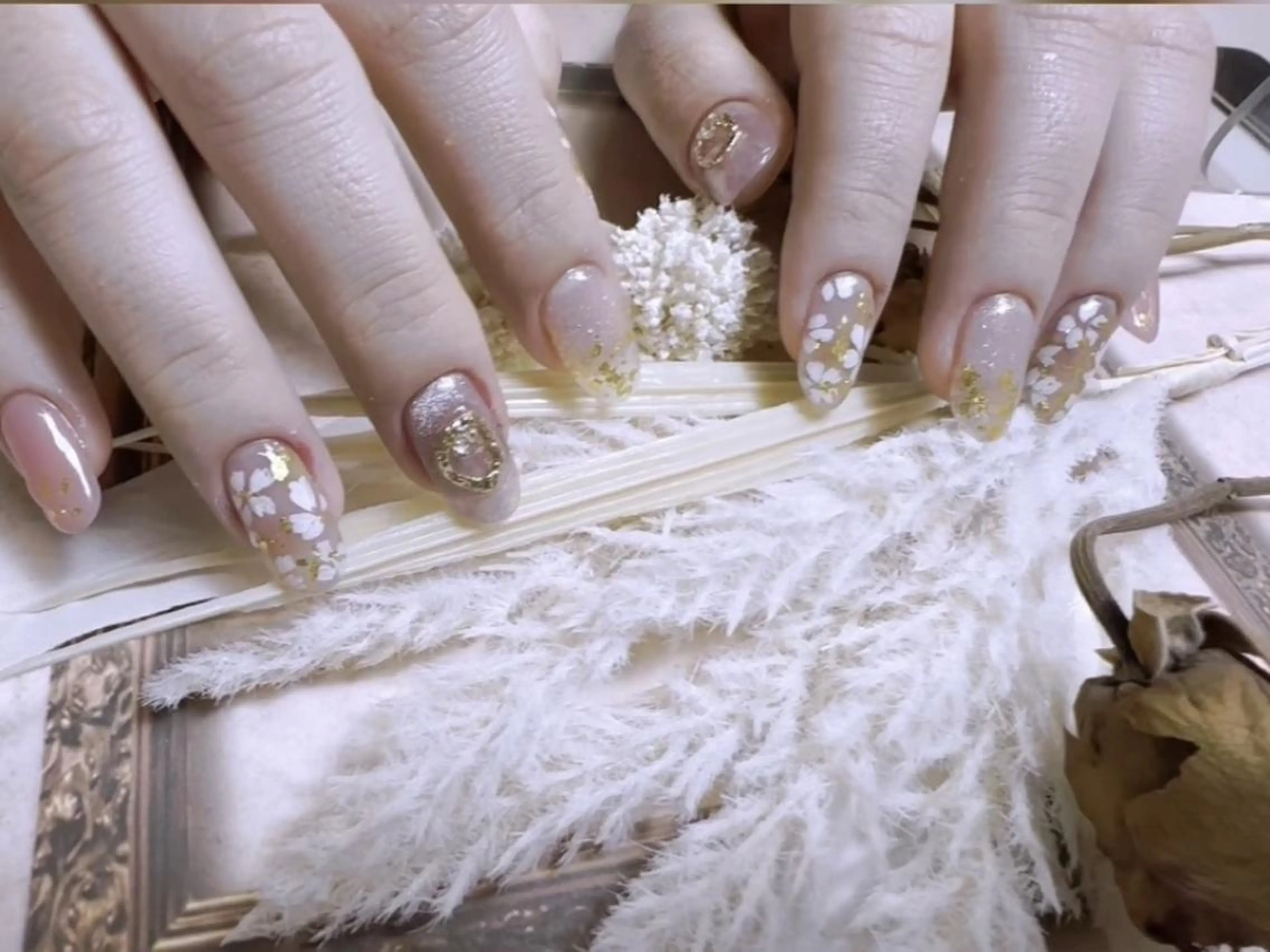 ネイル ハンドネイル ビューティーサロン ヘゼリヒのネイルデザイン