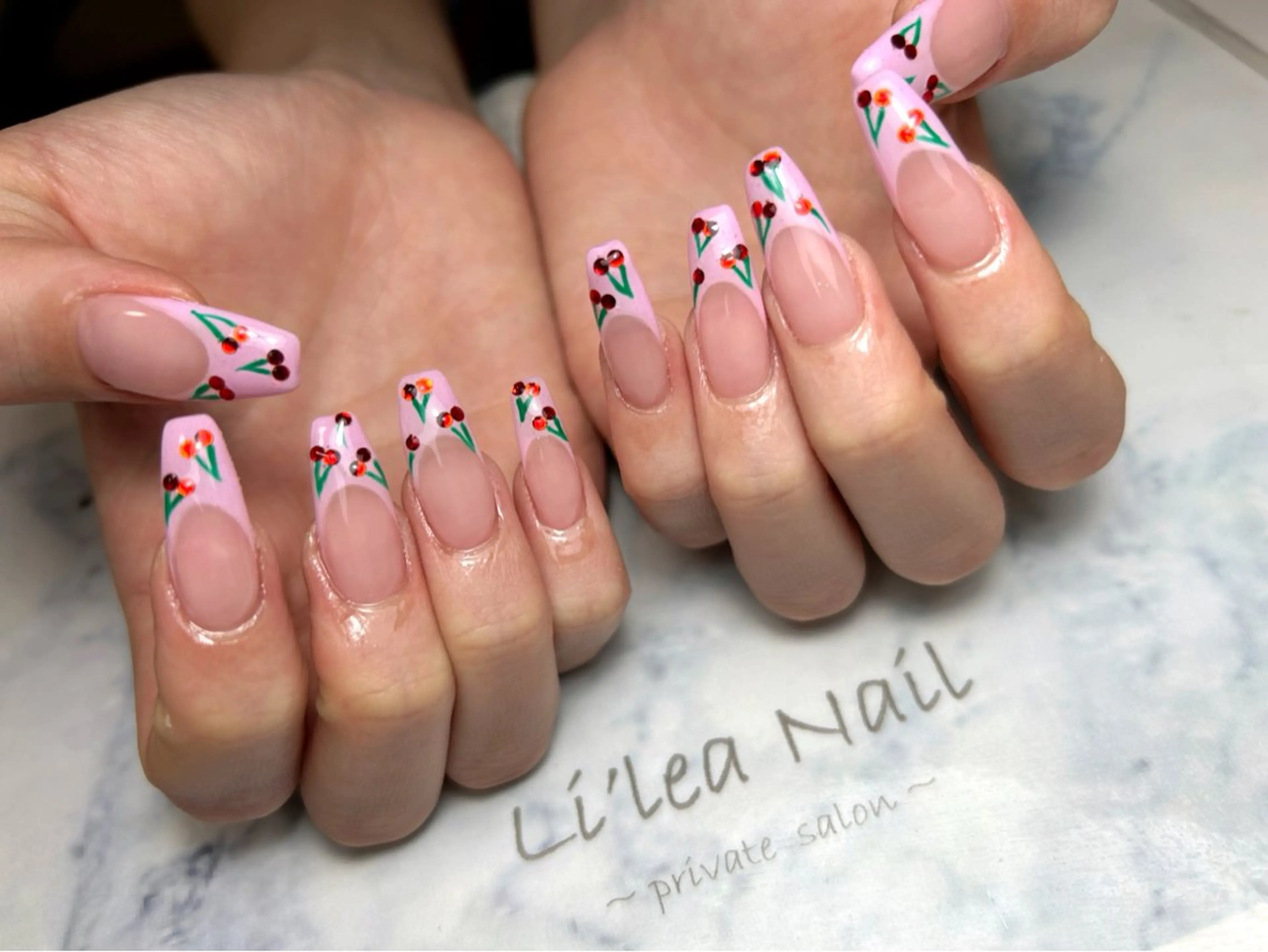 ネイル Li'leaNail AINAのネイルデザイン