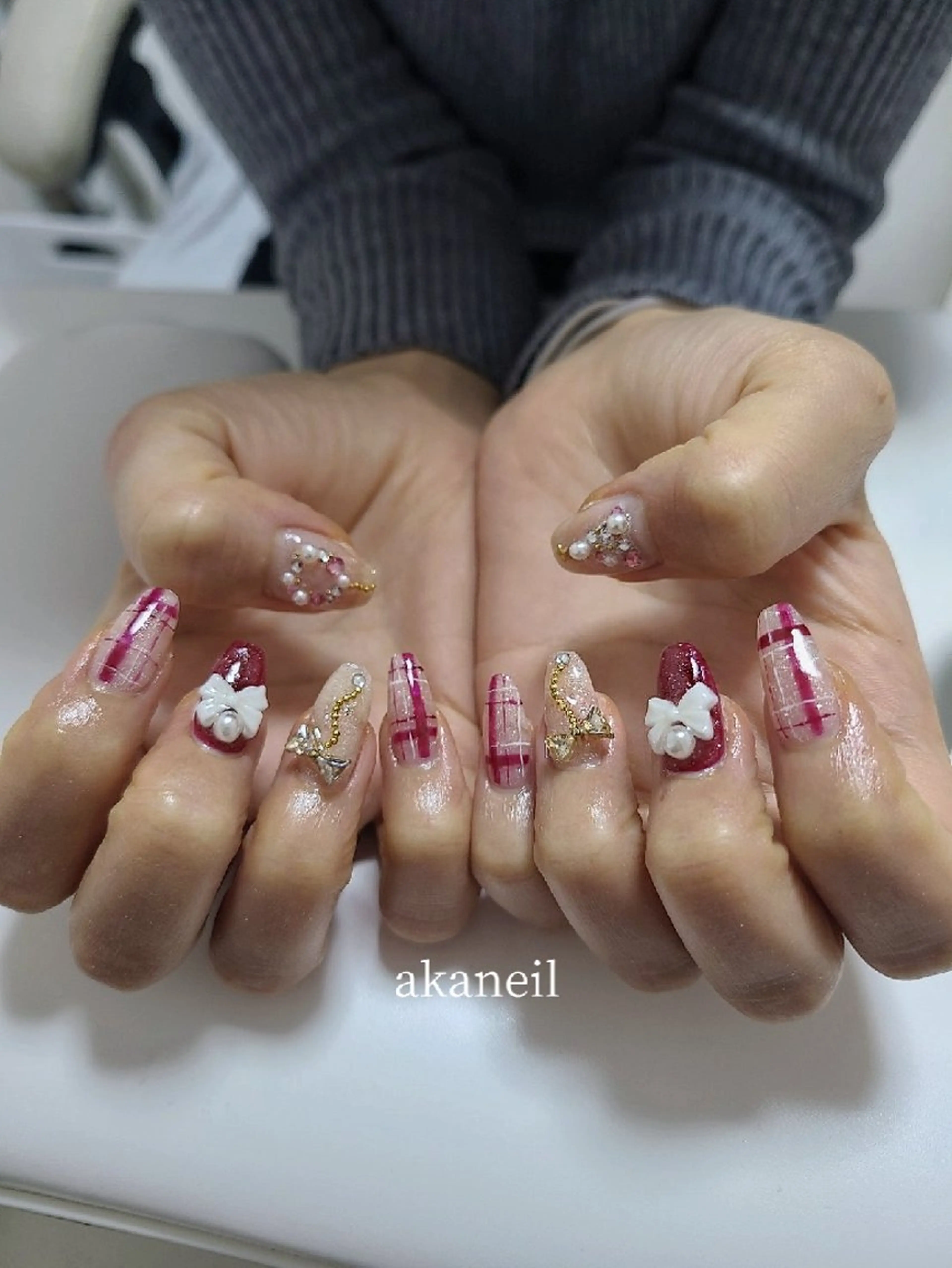 ネイル 持ち込み リボン 冬ネイル クリスマス ハンドネイル 【akaneils】 アカネのネイルデザイン