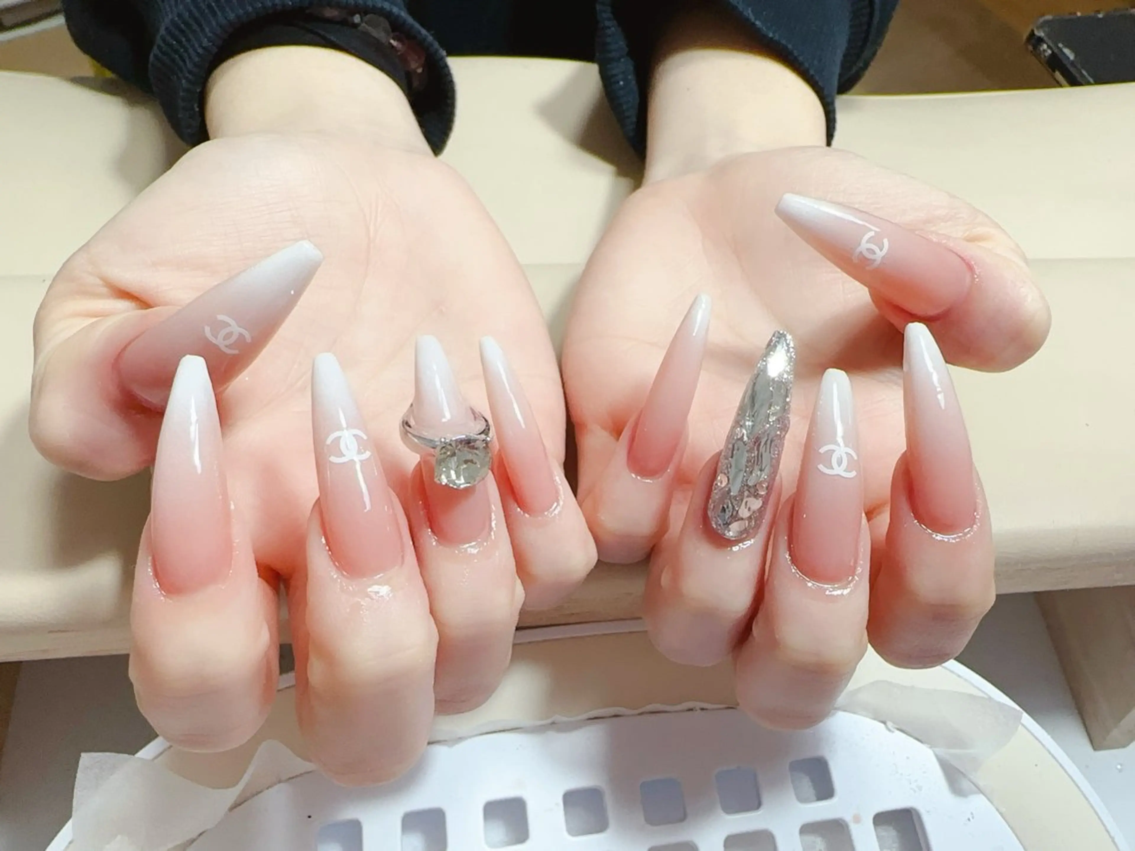 ネイル ハンドネイル NAIL CIRCLESのネイルデザイン