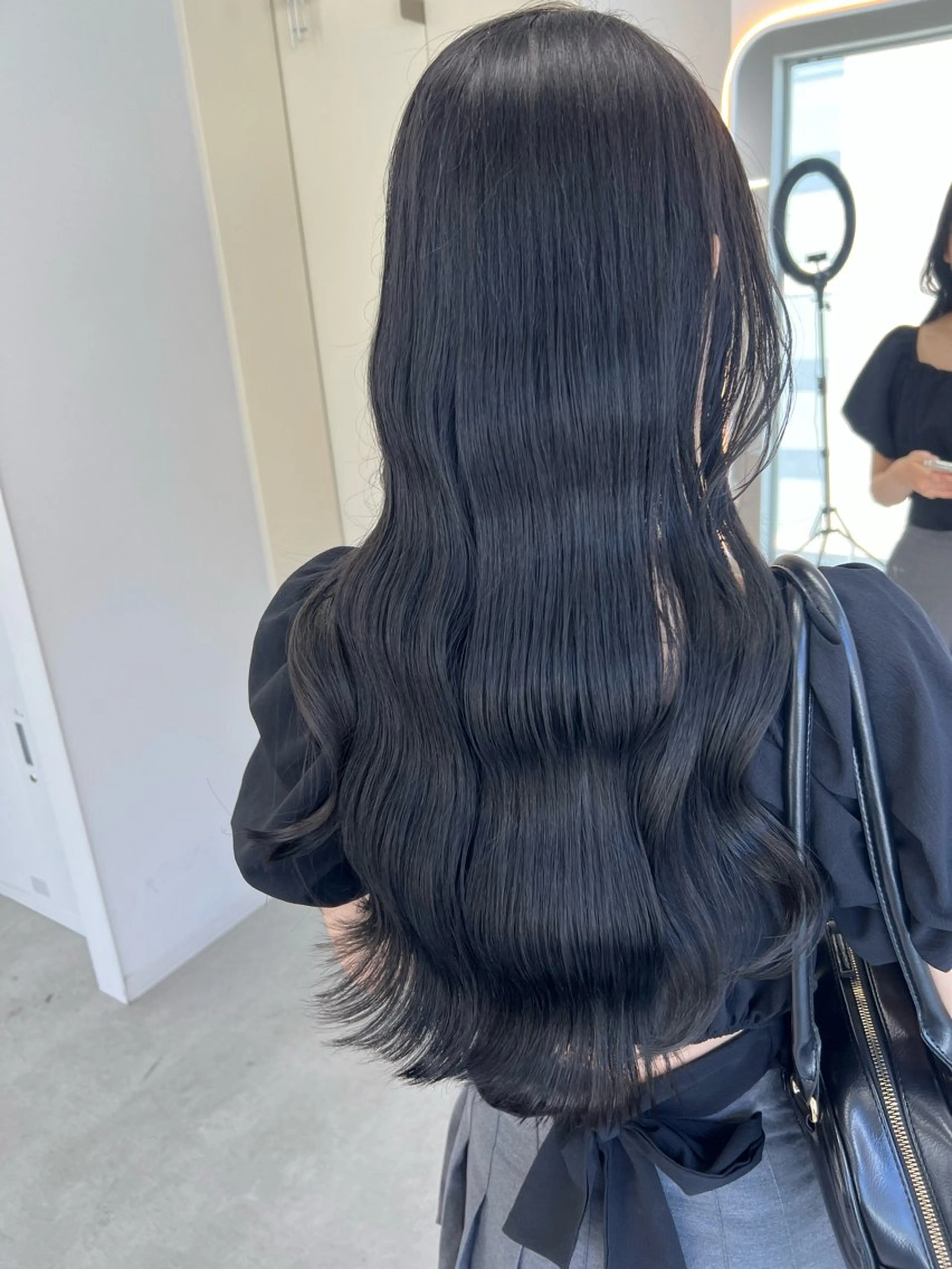 ロング カット ヘアカラー maya レイヤーカットのヘアスタイル