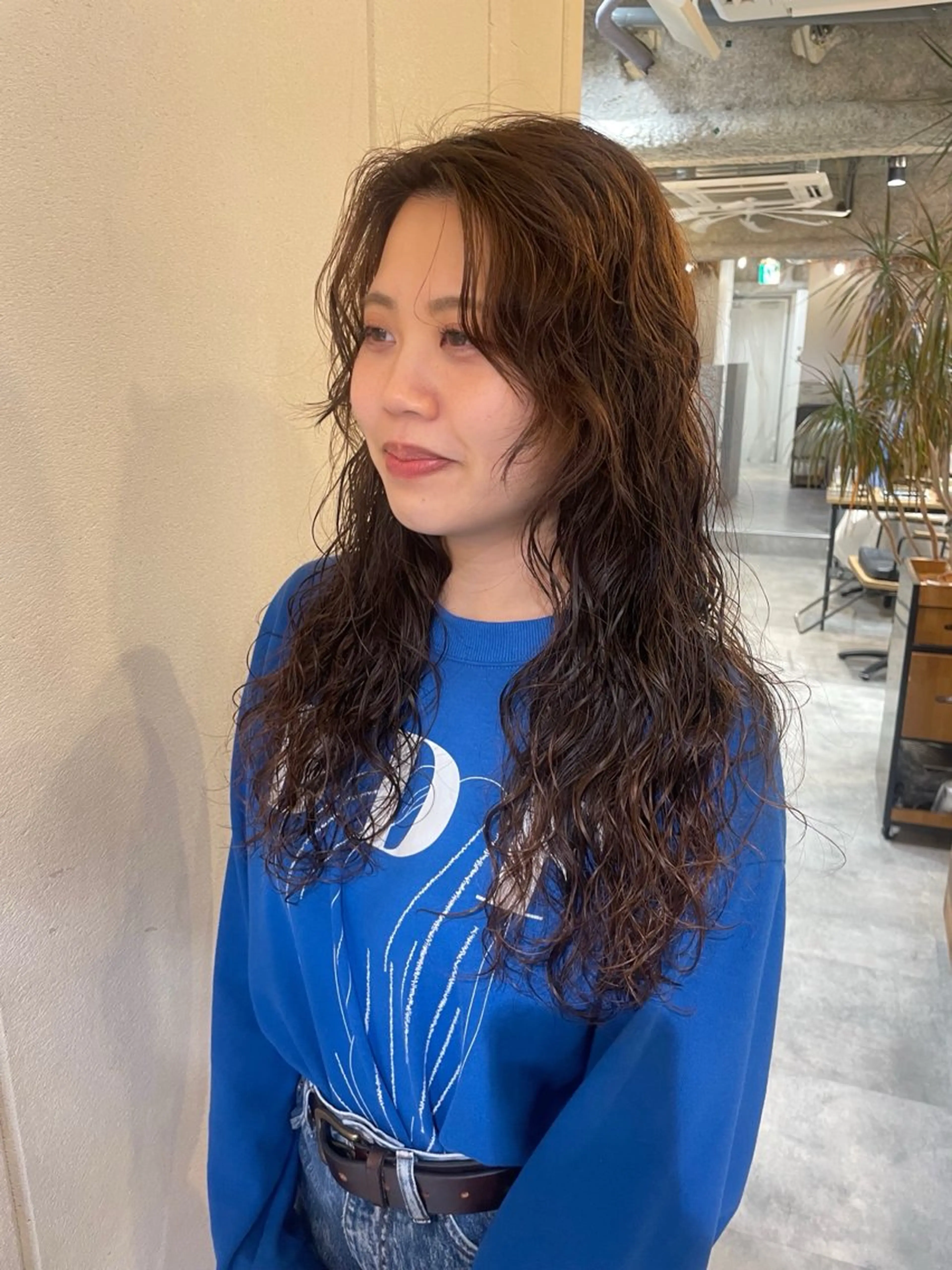 ロング パーマ 透明感カラー 🦋AYAのヘアスタイル