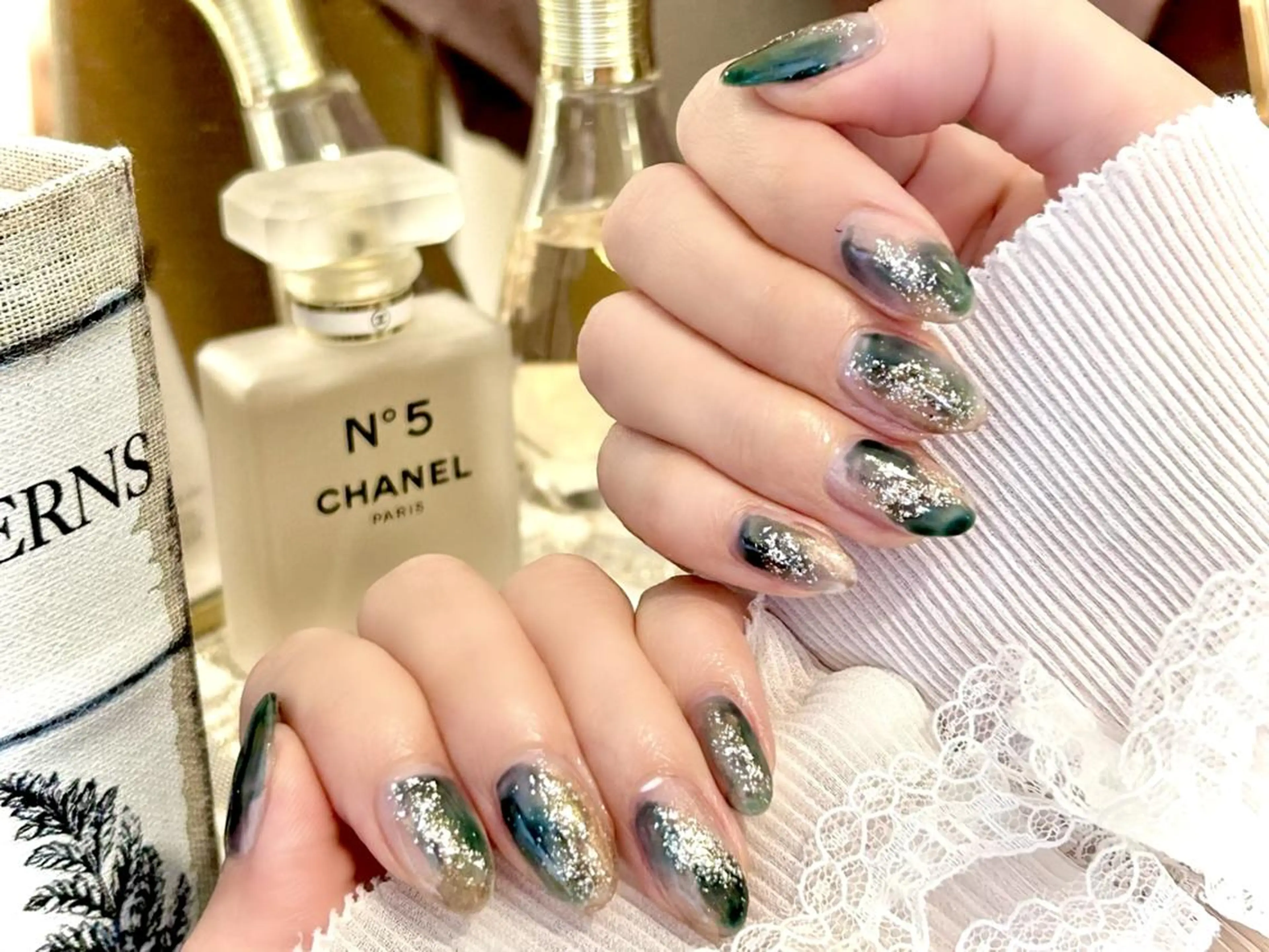 【オフあり】選べるキラキラ✨ニュアンスネイル18種類💅(色変え不可)の写真