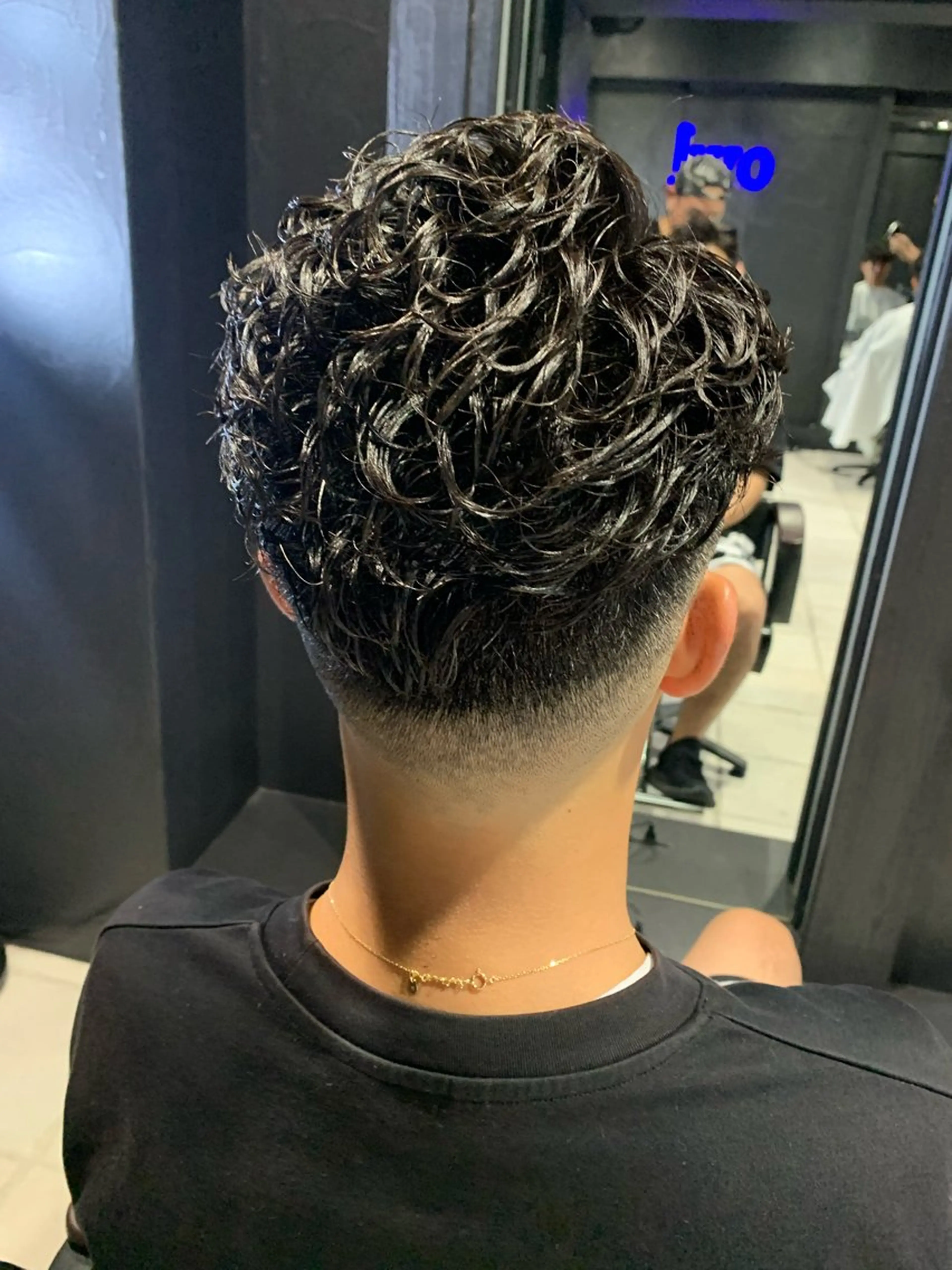 ショート メンズ フェードカット メンズパーマ スキンフェード メンズパーマ/難波/ 心斎橋　室園亮佑のヘアスタイル