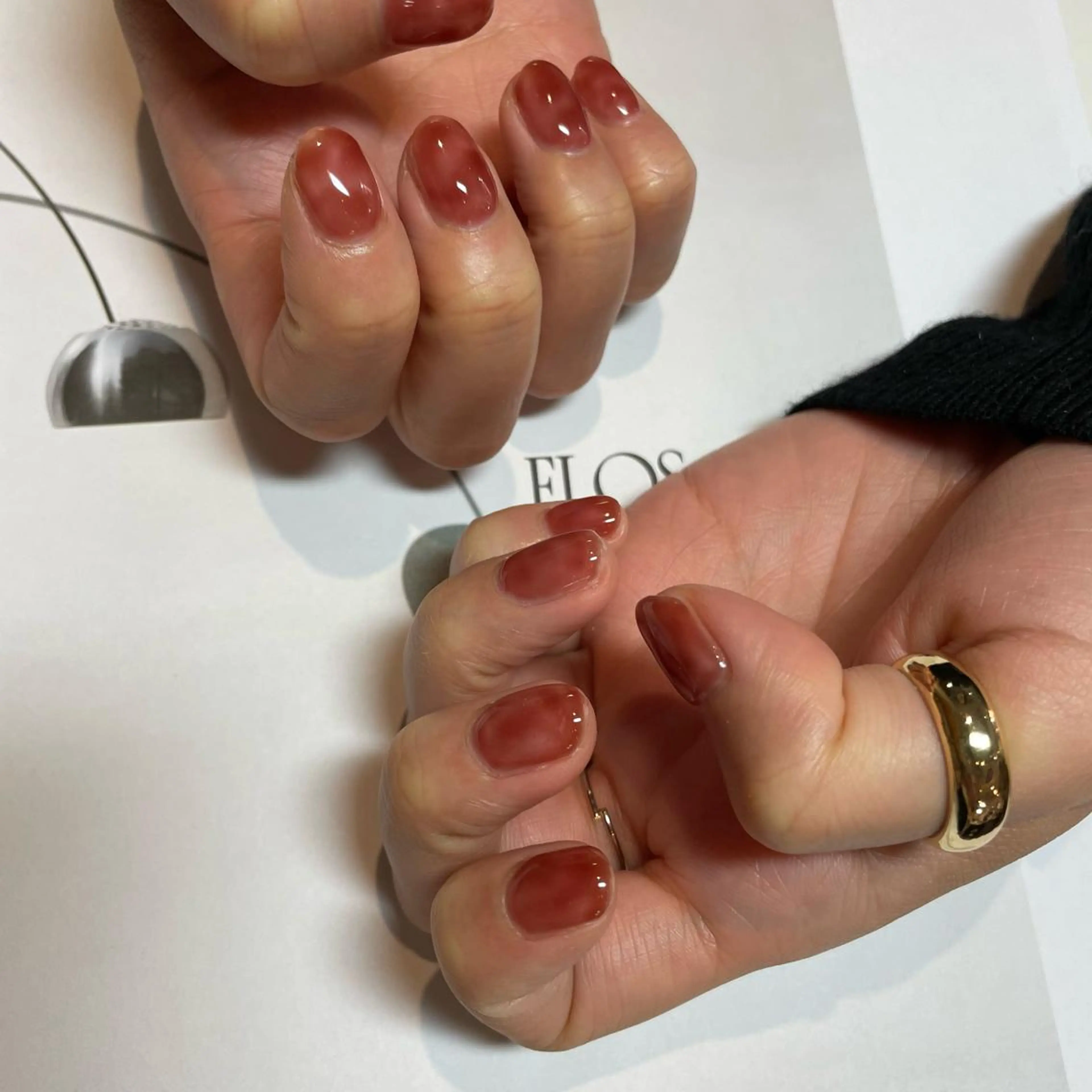 ネイル ハンドネイル anyora nail salon所属・大人ワンホン キラキラ／Ayanoのネイルデザイン