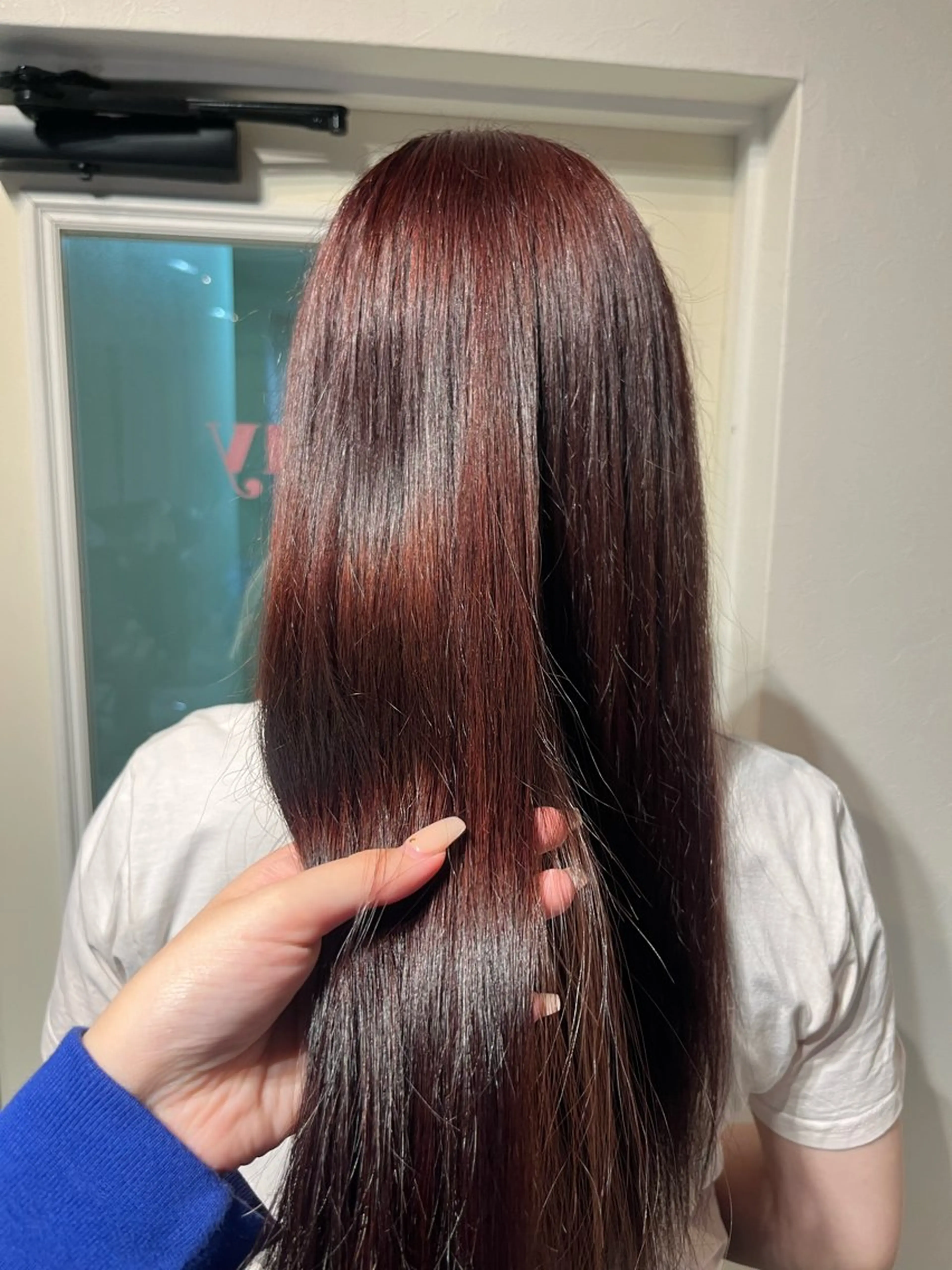 カラー annuy aoiのヘアスタイル