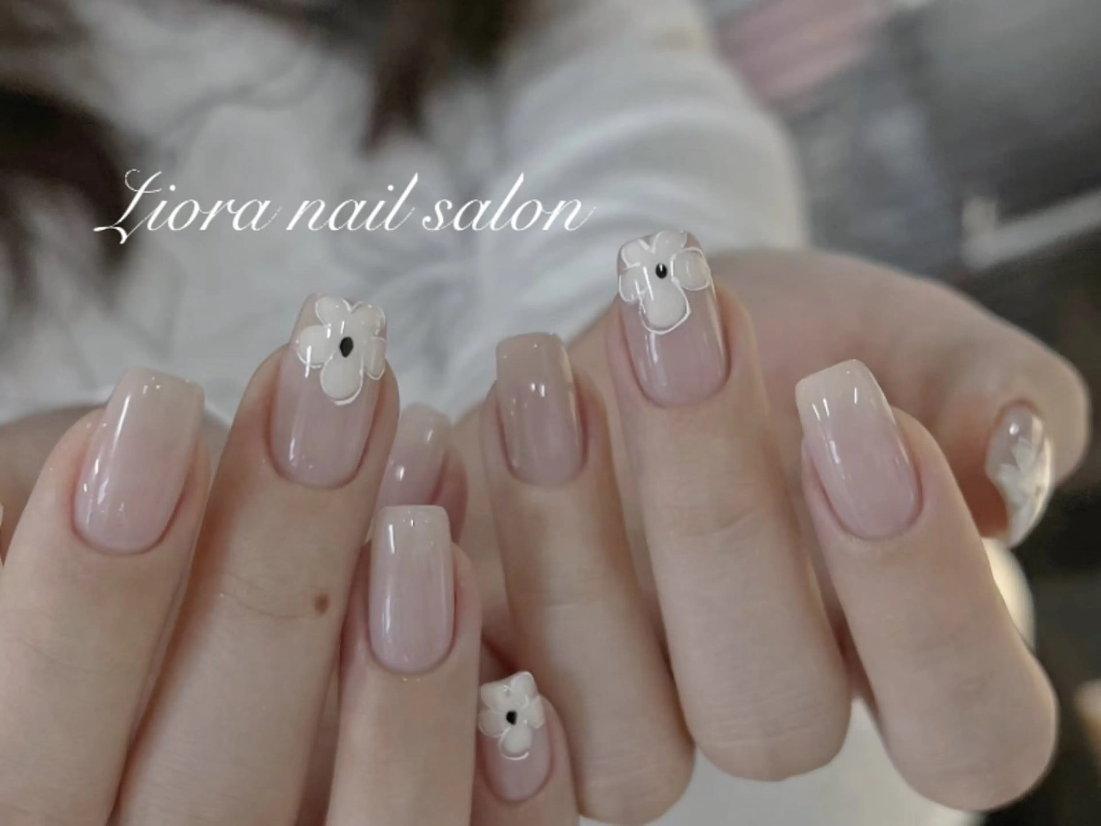 ネイル フレンチネイル ジェルネイル ガーリー グラデーション キラキラネイル ハンドネイル Liora nail 1のネイルデザイン
