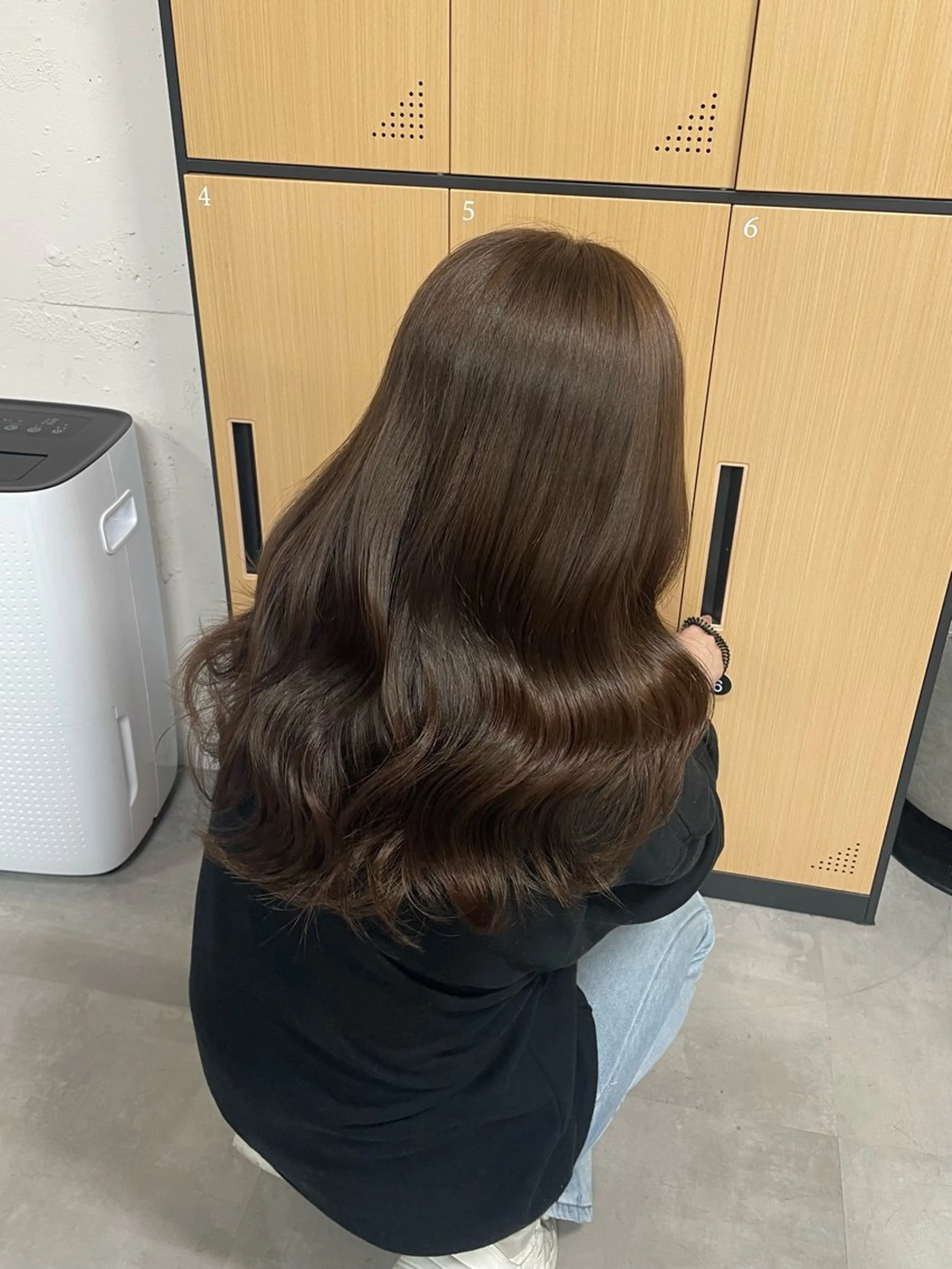 セミロング カット ヘアカラー tokute 中野真咲🐺のヘアスタイル