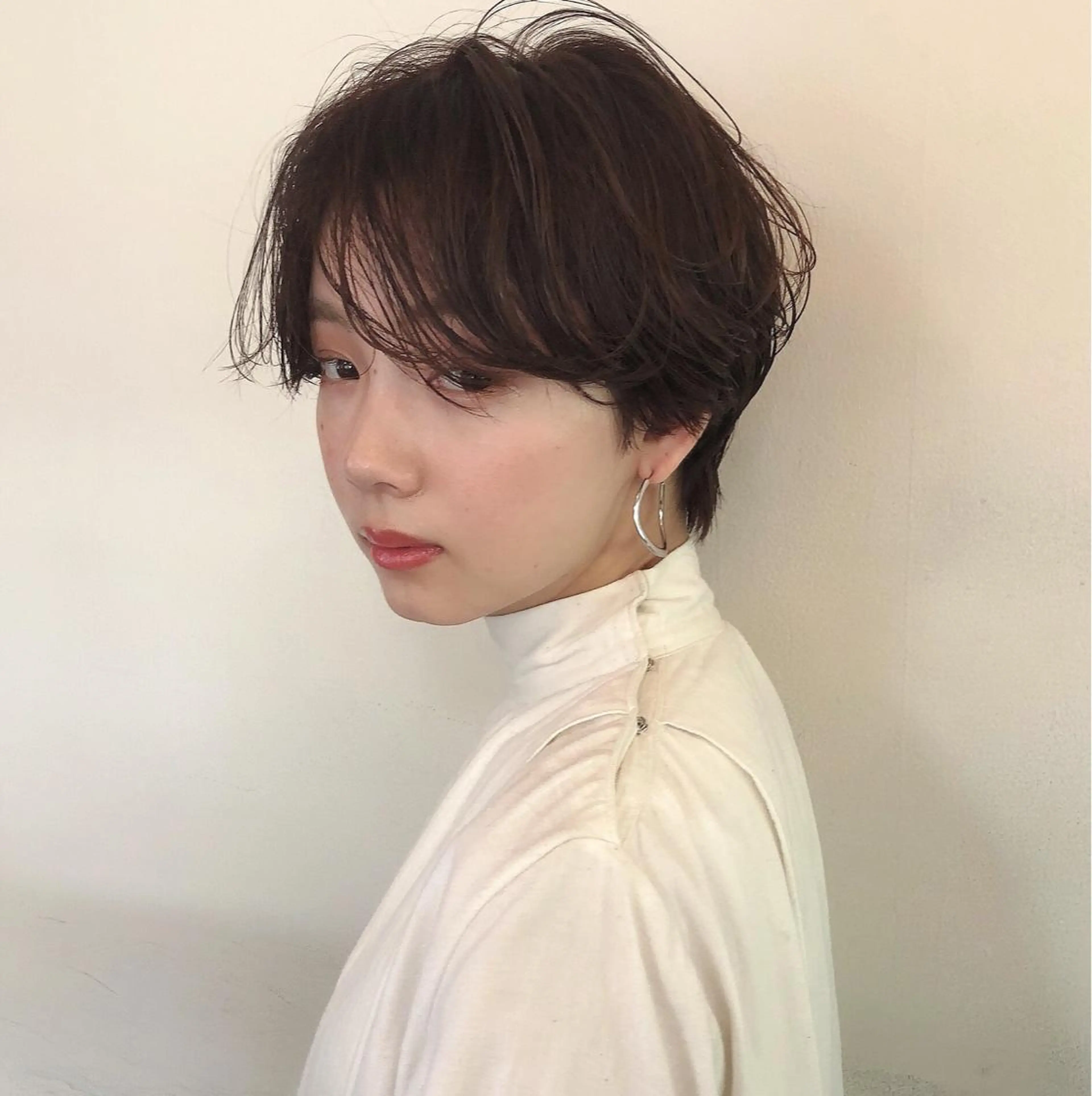 ショート カラー アッシュ ベージュカラー 透明感カラー グラデーションカラー グレージュ カット ヘアカラー トリートメント takada kohのヘアスタイル