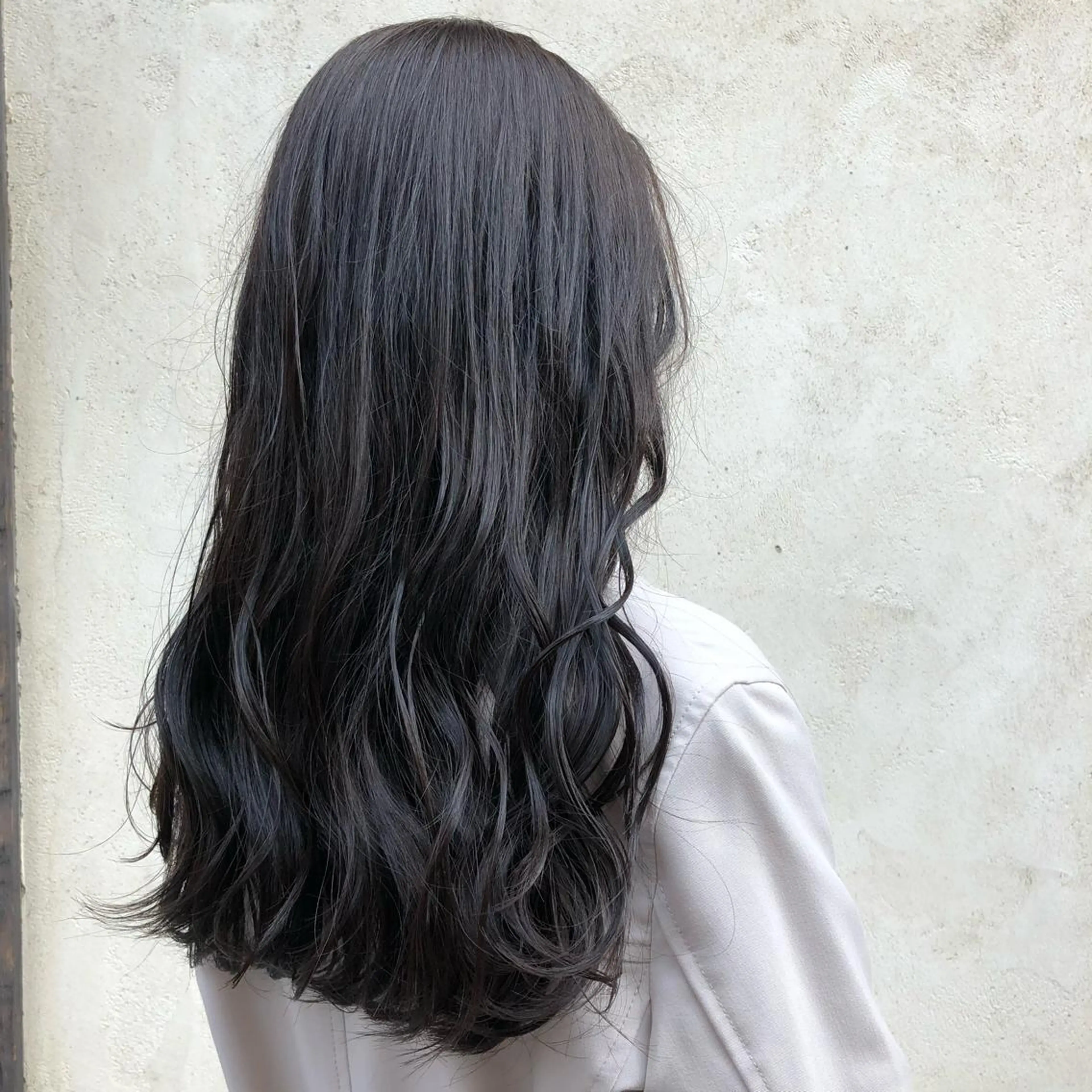 ロング カラー 小原 慧美のヘアスタイル