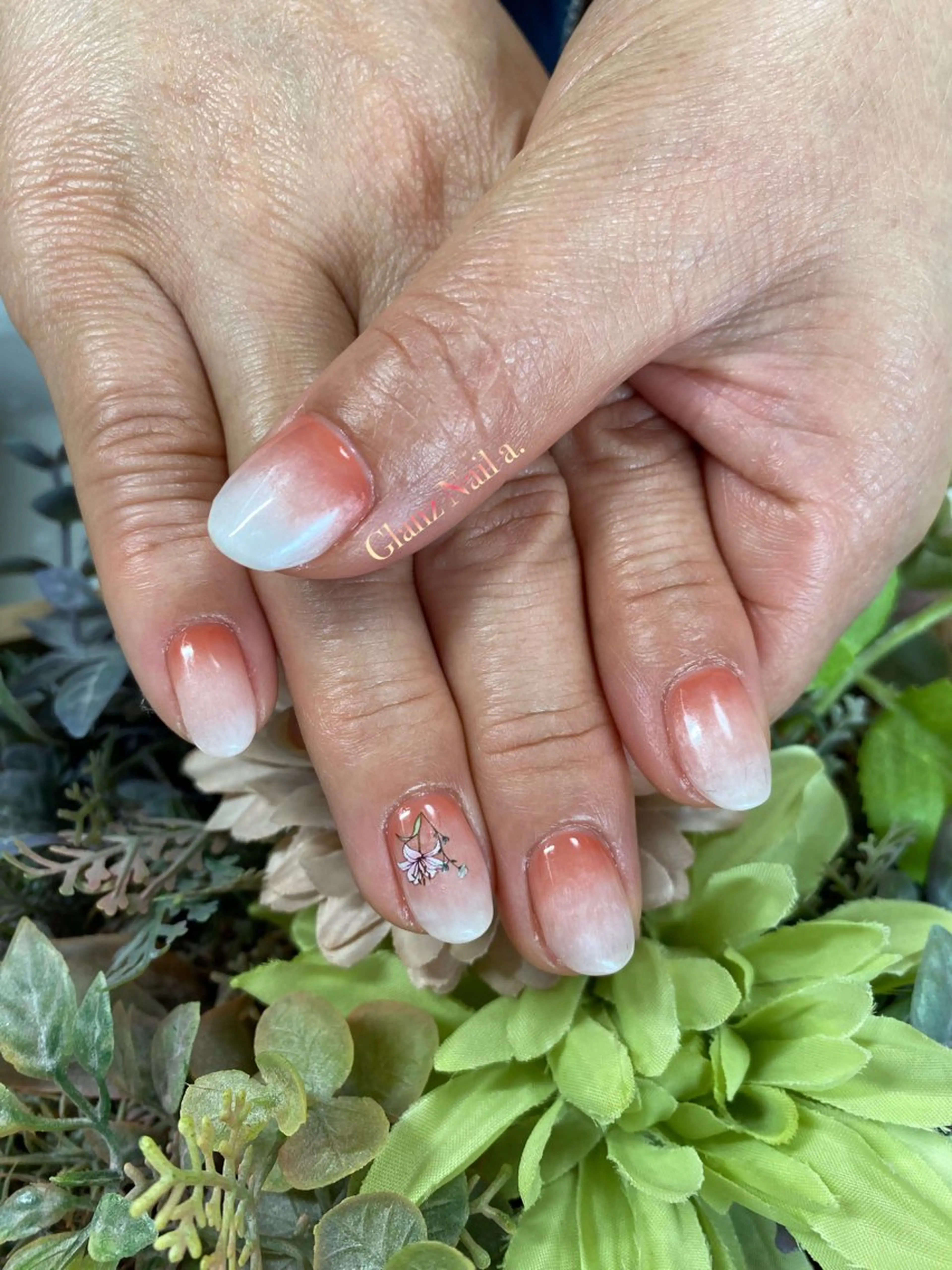 ネイル グラデーション Glanz  Nail aのネイルデザイン