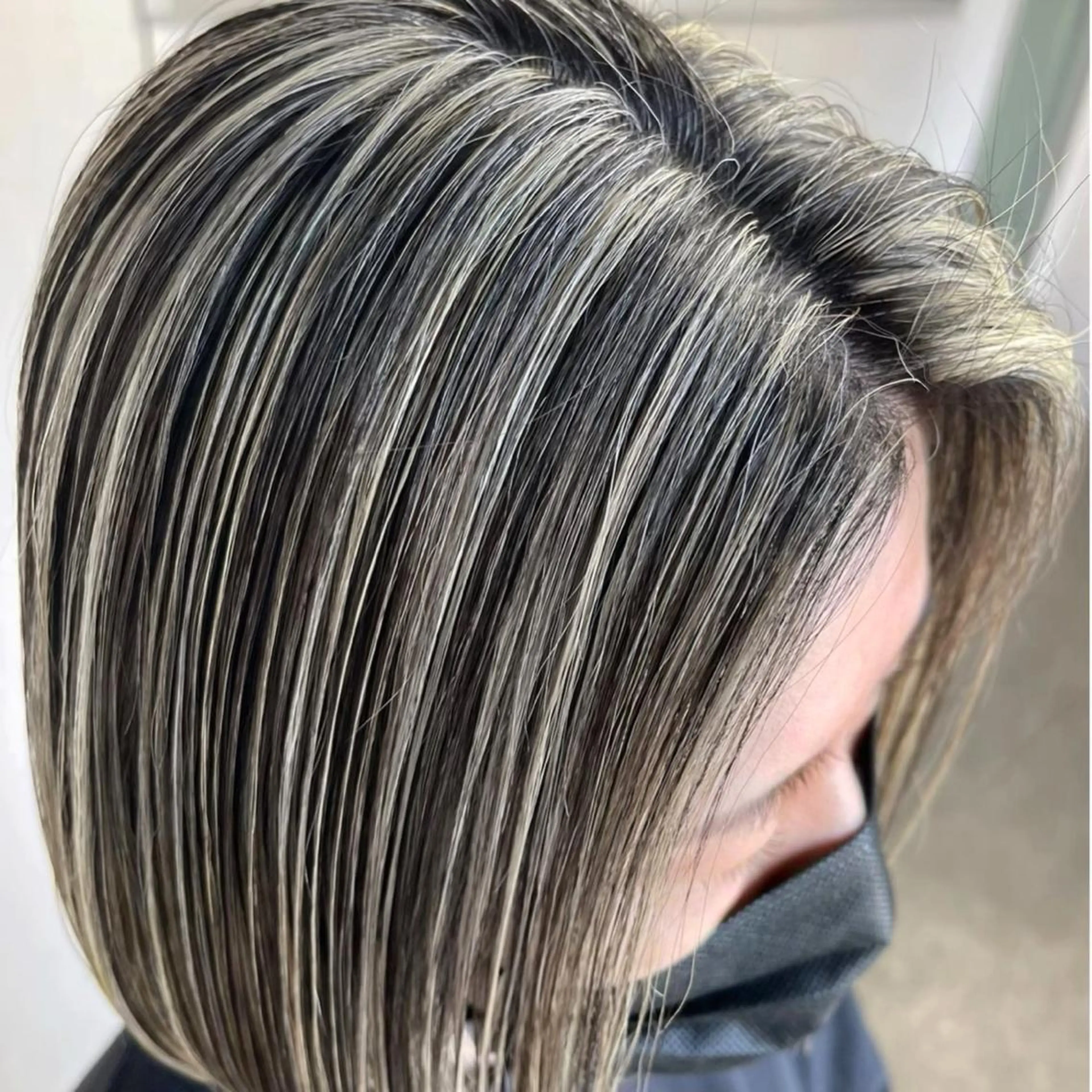 ショート カラー ブリーチ 抜きっぱなしブロンド ハイライトカラー ハイライト カット ヘアカラー トリートメント 松井那津子 /ハイライトブリーチのヘアスタイル