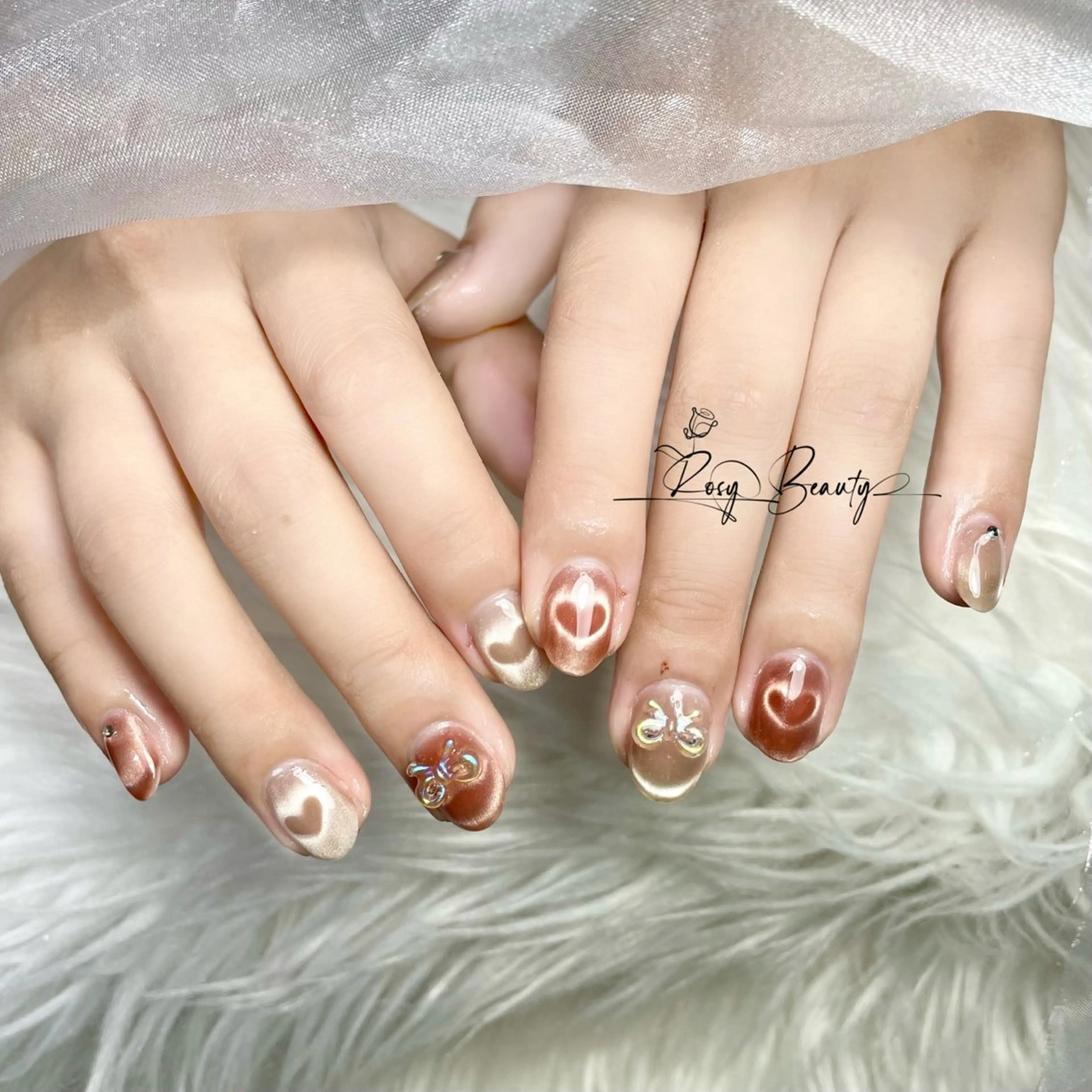 ネイル ハート マグネットネイル ハンドネイル RosyBeauty Salon所属・RosyBeauty Salonのネイルデザイン