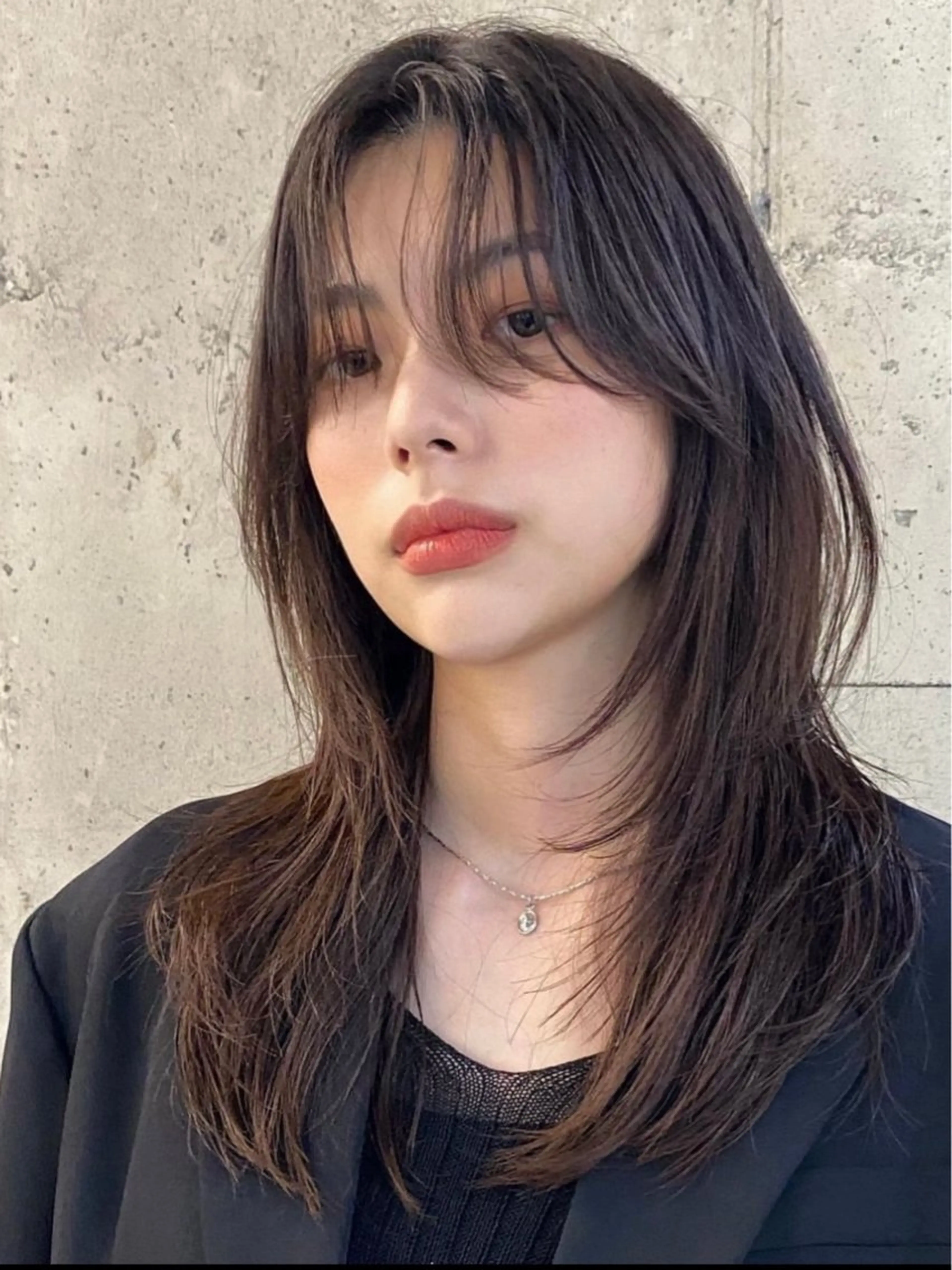 セミロング カラー レイヤーカット 外ハネヘア カット ヘアカラー トリートメント 鈴木 一貴のヘアスタイル