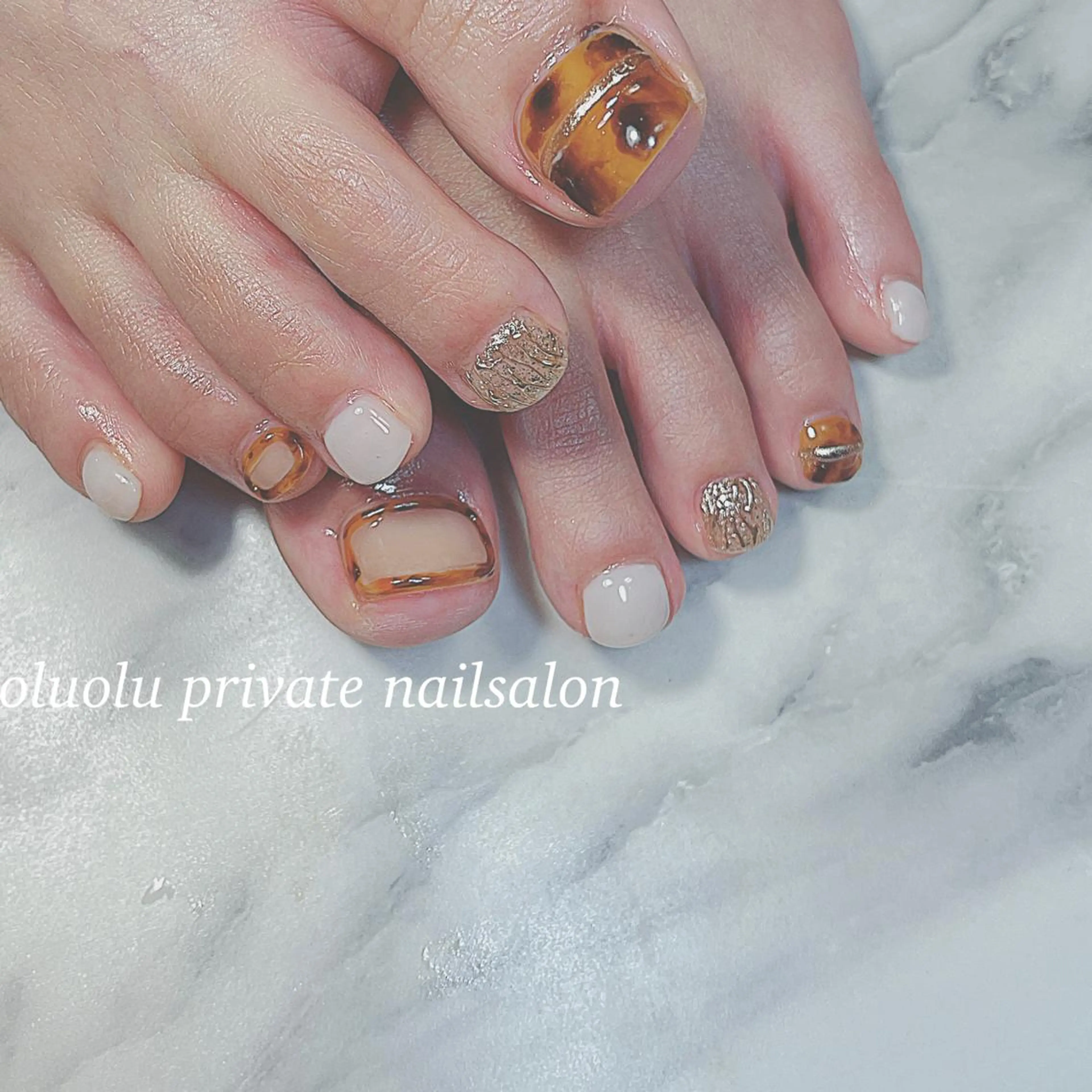 ネイル べっ甲ネイル ニュアンスネイル 冬ネイル フットネイル 大村 紬華のネイルデザイン