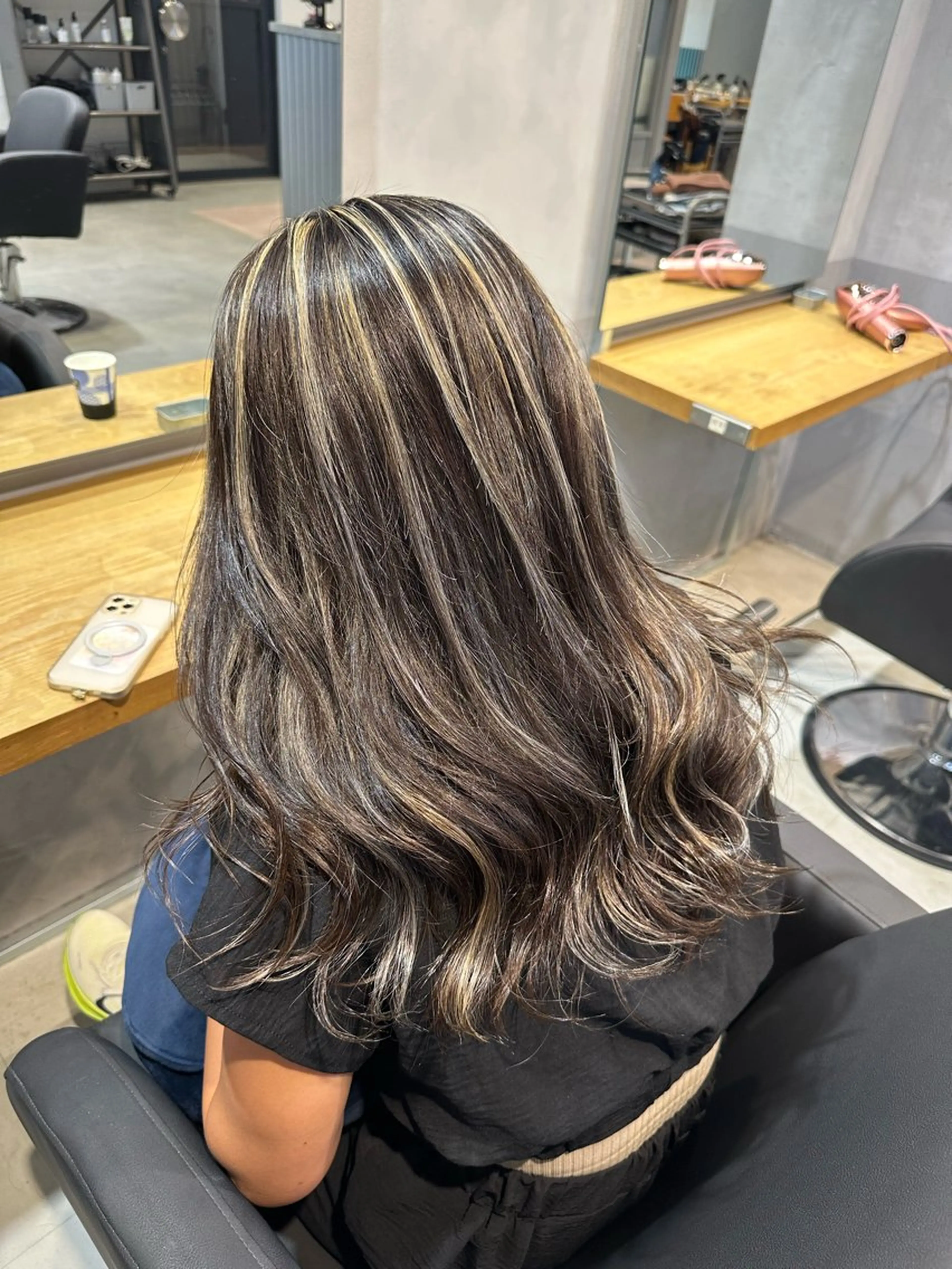 ミディアム カラー ハイライトカラー ハイライト ヘアカラー トリートメント 💖ハイライト/ハイ トーン💖MIKIのヘアスタイル