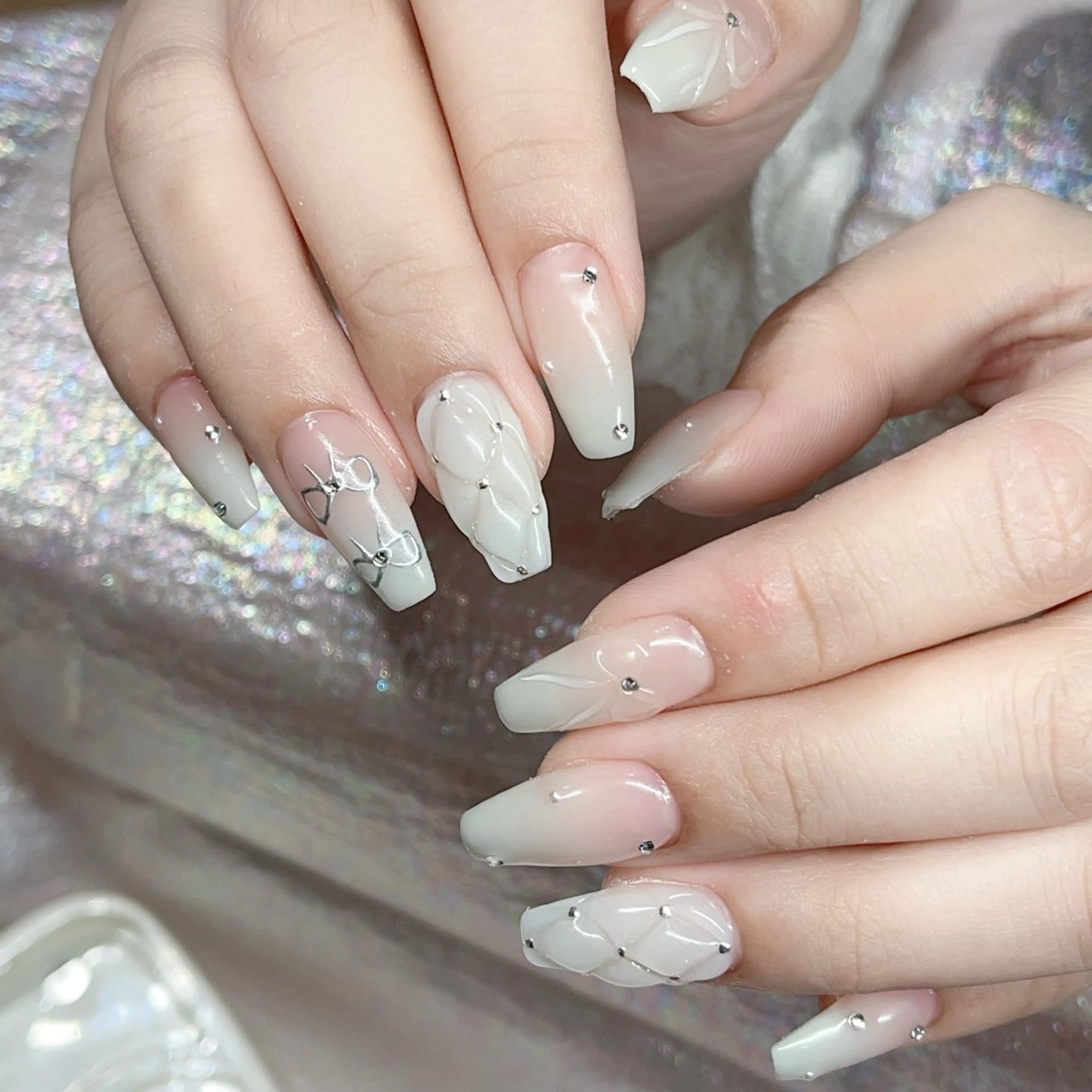 ネイル ハンドネイル Queens ciciのネイルデザイン