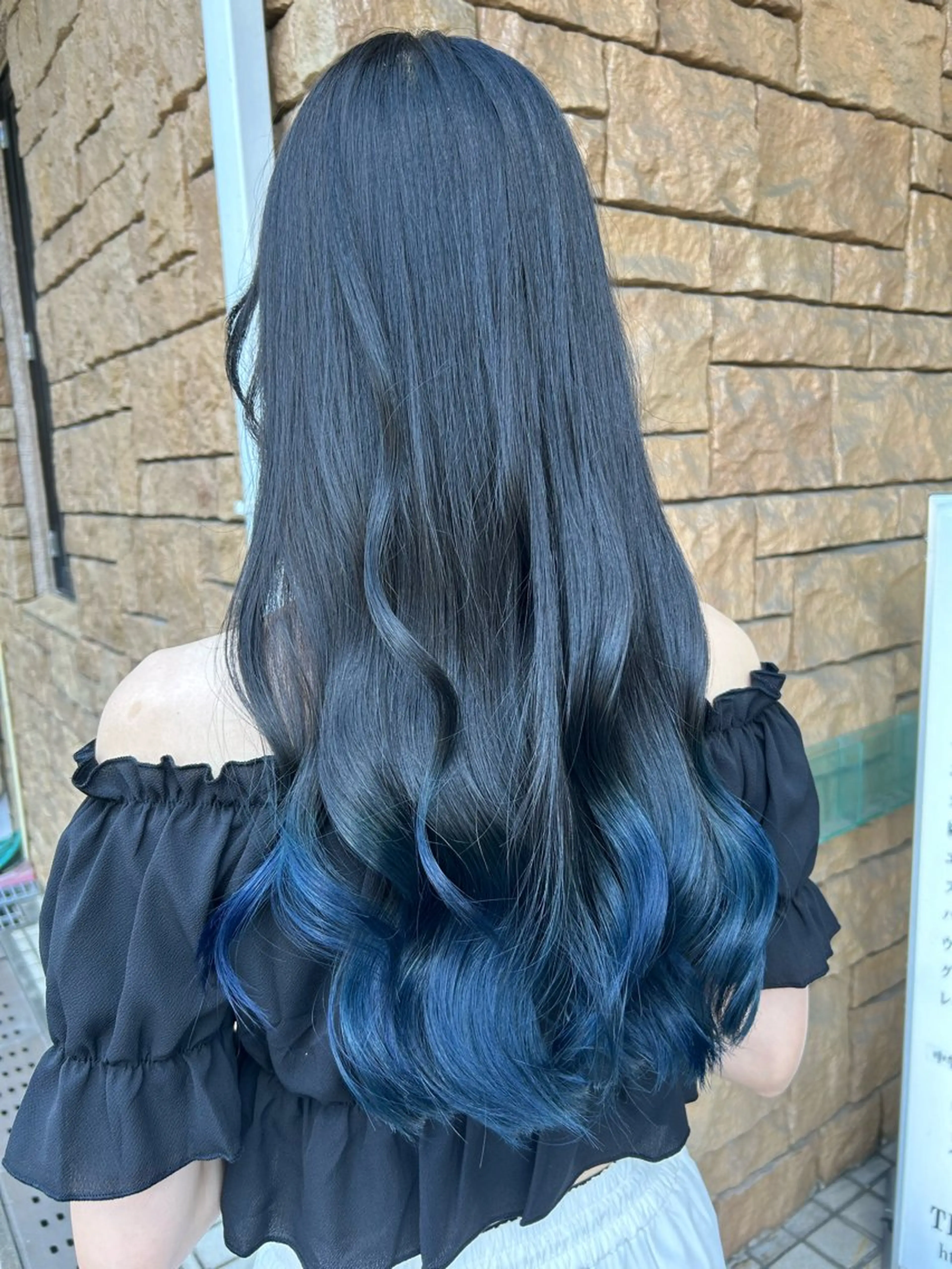 セミロング カラー 黒髪 ブルーカラー グラデーションカラー ネイビーカラー 板倉　花連 💌リピーター様へ↓のヘアスタイル